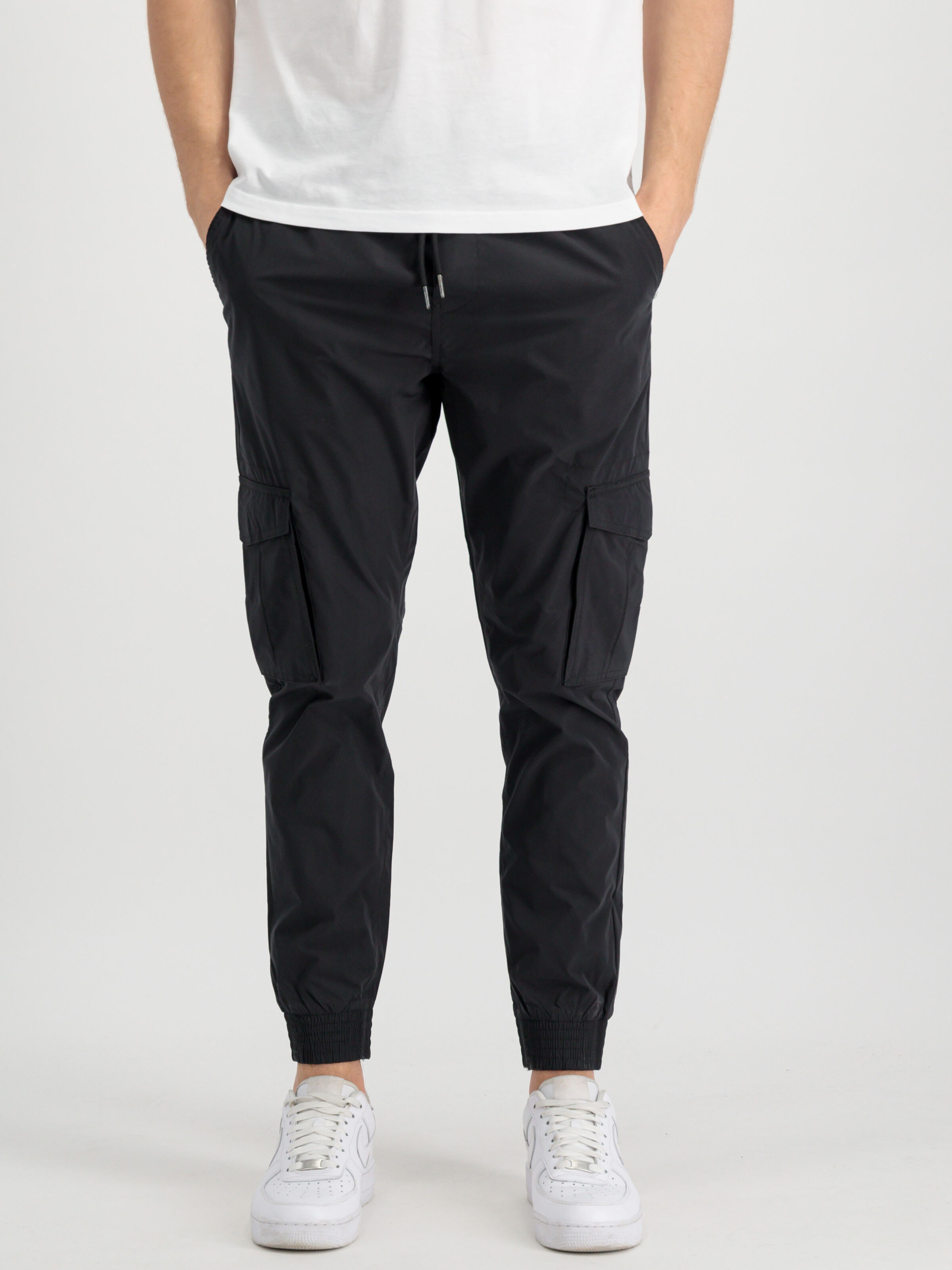 Nylon Cargo Jogger black 106200_03_alpha_industries_nylon_cargo_jogger_001_182874