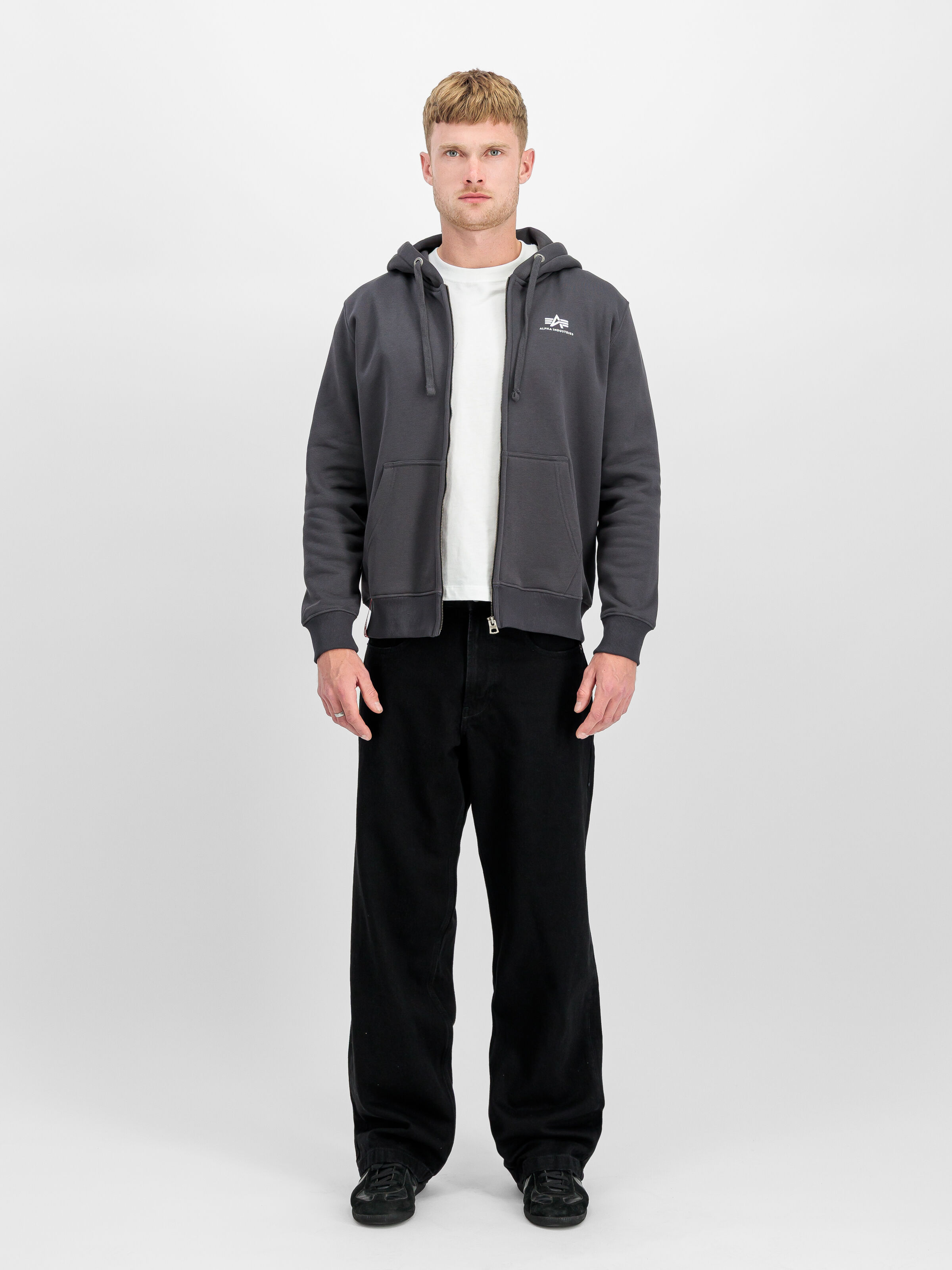 Basic Small Logo Zip Hoodie vintage grey 118342_684_2_model_00001_190828