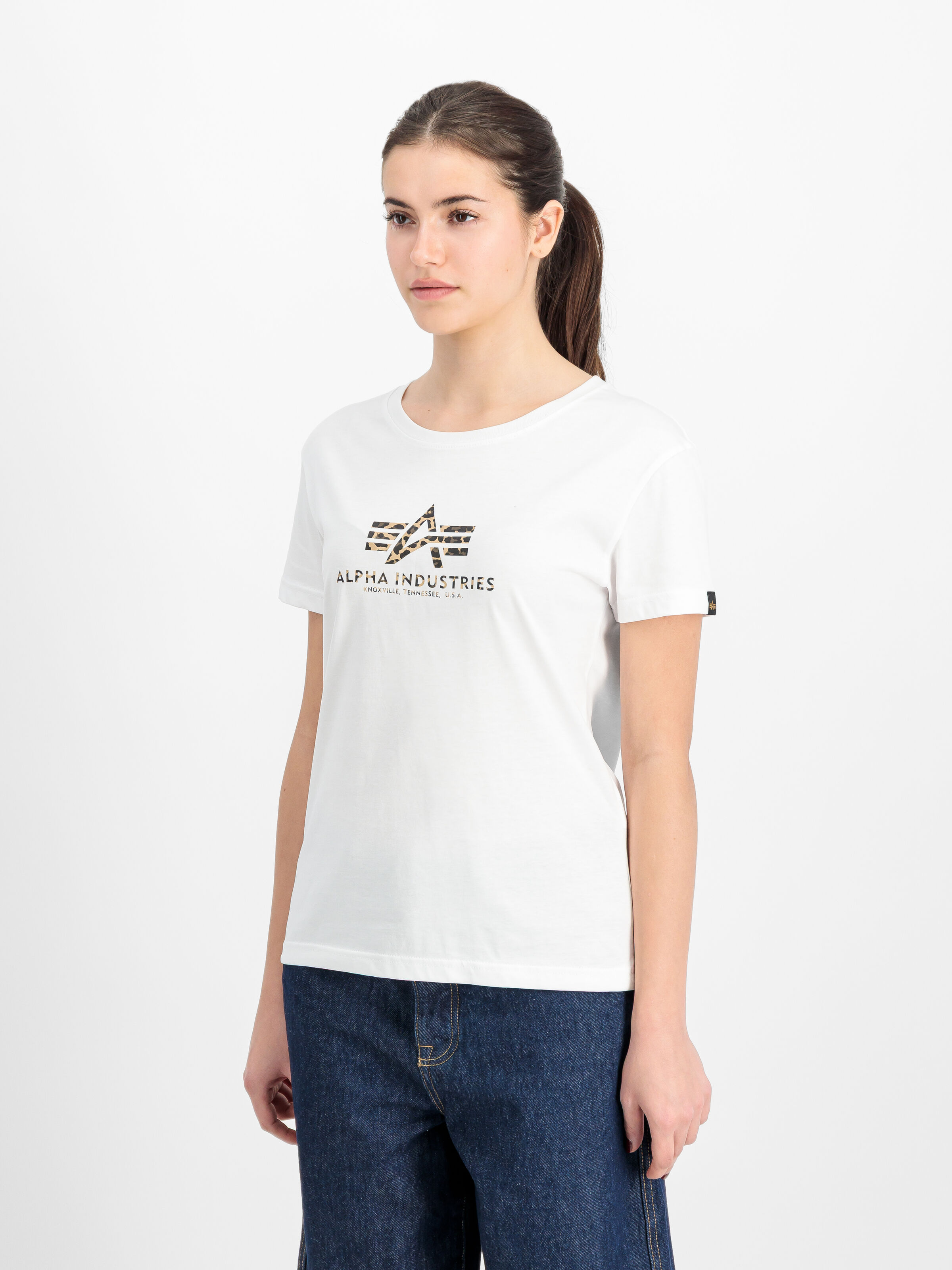 Basic Big Logo Mirror Leo T-Shirt Women white 196051ML_09_2_model_00002_199312