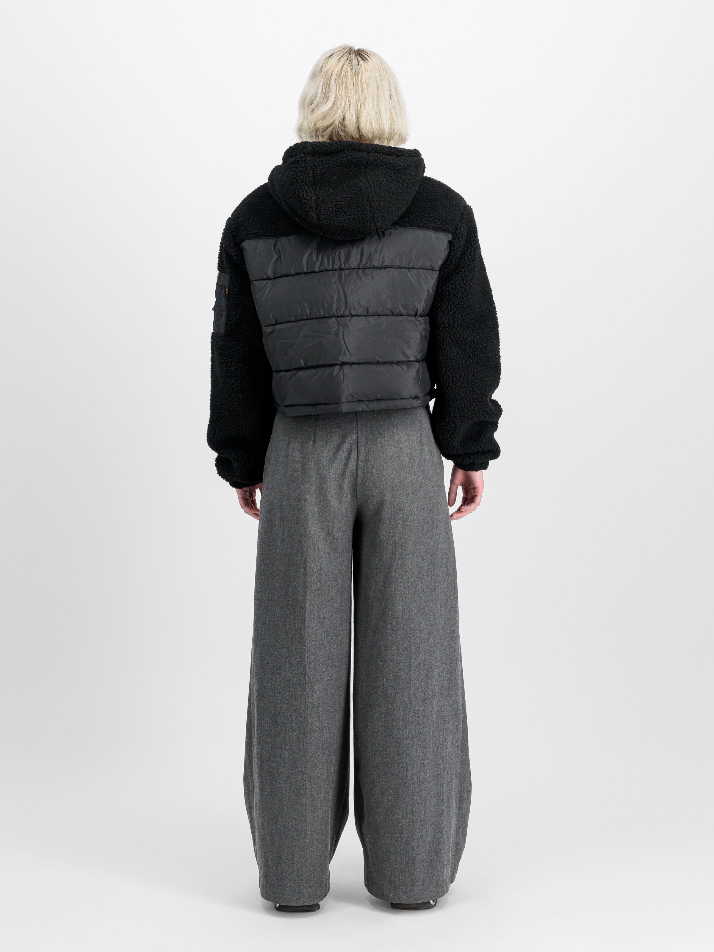Teddy Puffer Winter Jacket Women black 138001_03_2_model_00002_130444