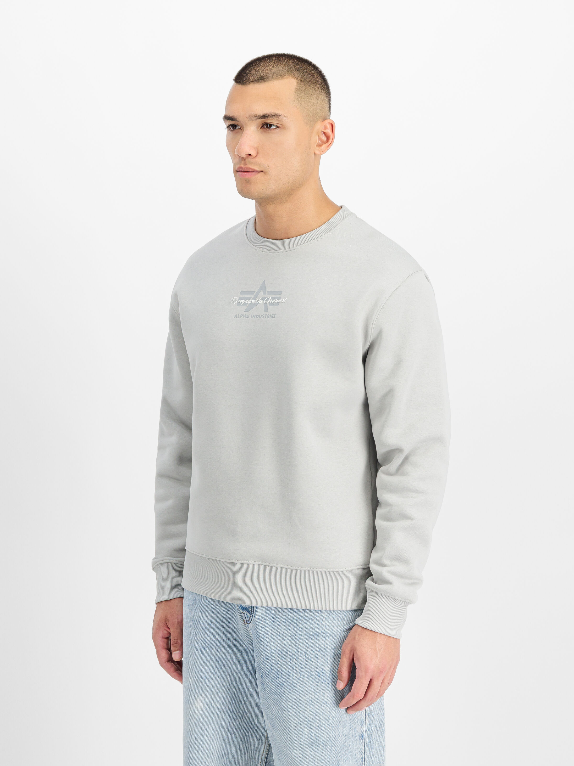 Foam Mid Logo Sweatshirt pastel grey 266305_666_2_model_00002_198898