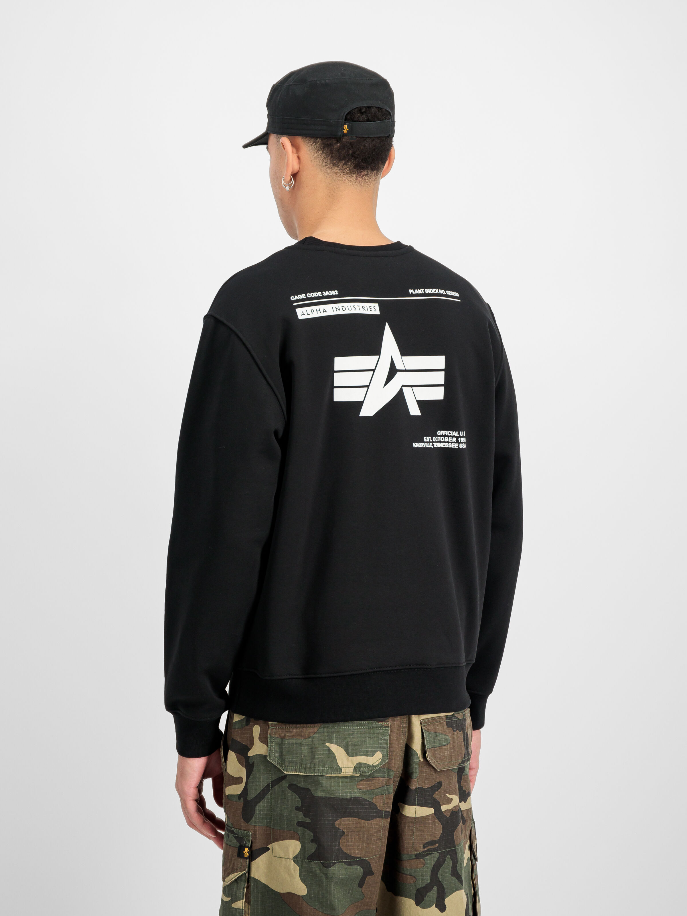 Label Backprint Sweatshirt black 258307_03_2_model_00003_183479