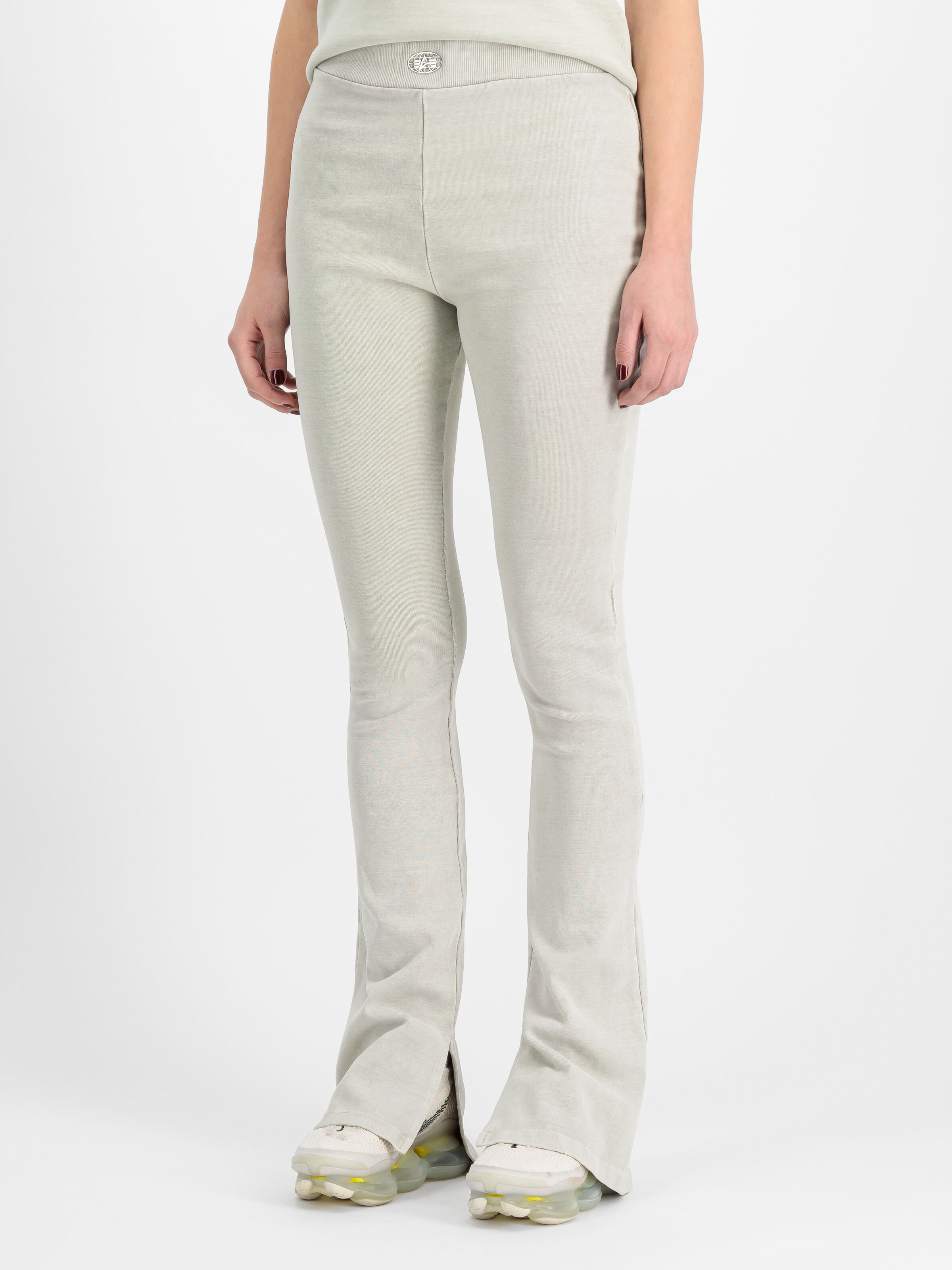 World Flared Pant Women stone 266020_10_2_model_00002_212718.jpg