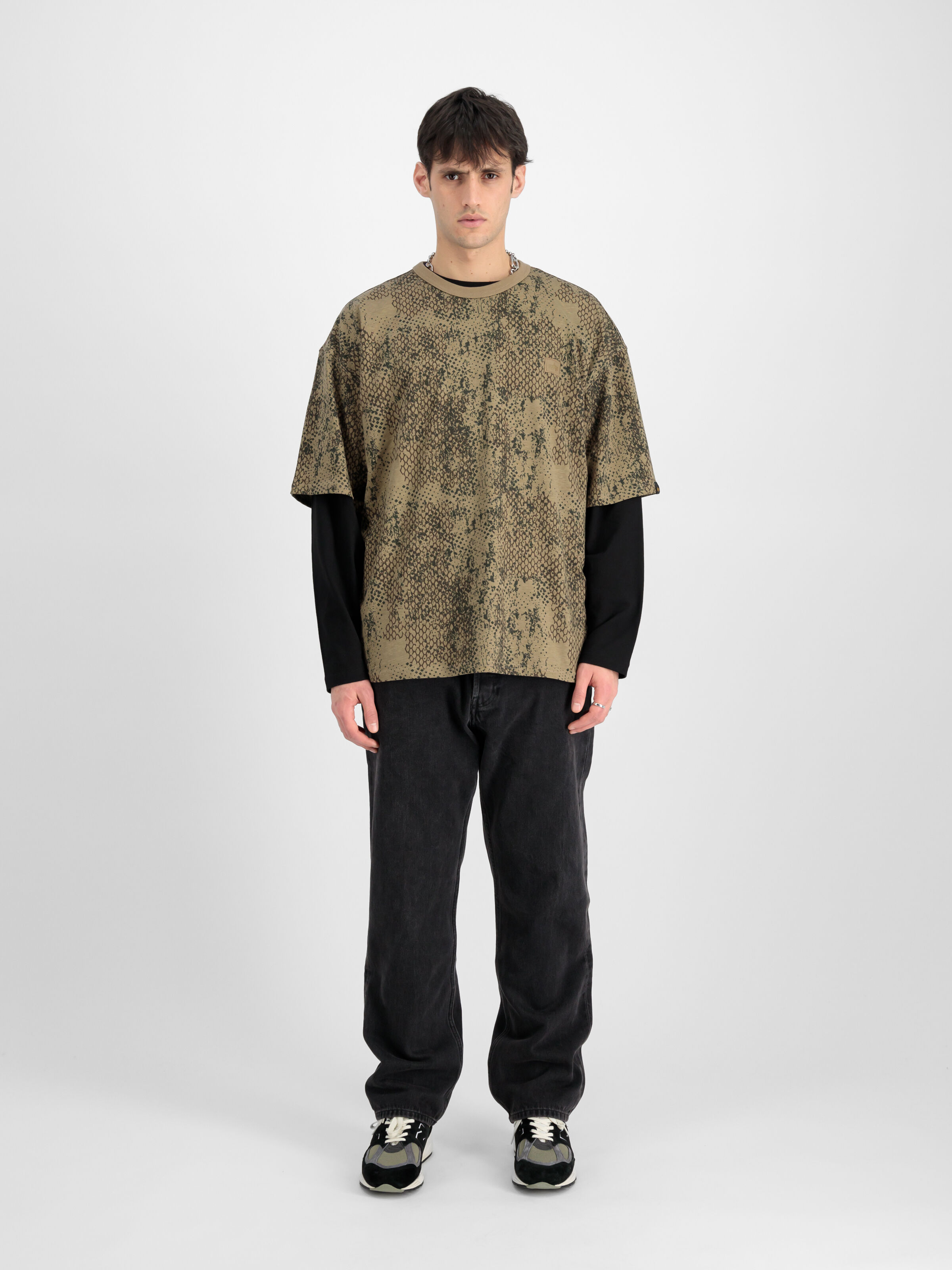 Alpha Essentials Rubber Logo Camo T-Shirt lizard camo 146504C_718_2_model_00001_126321