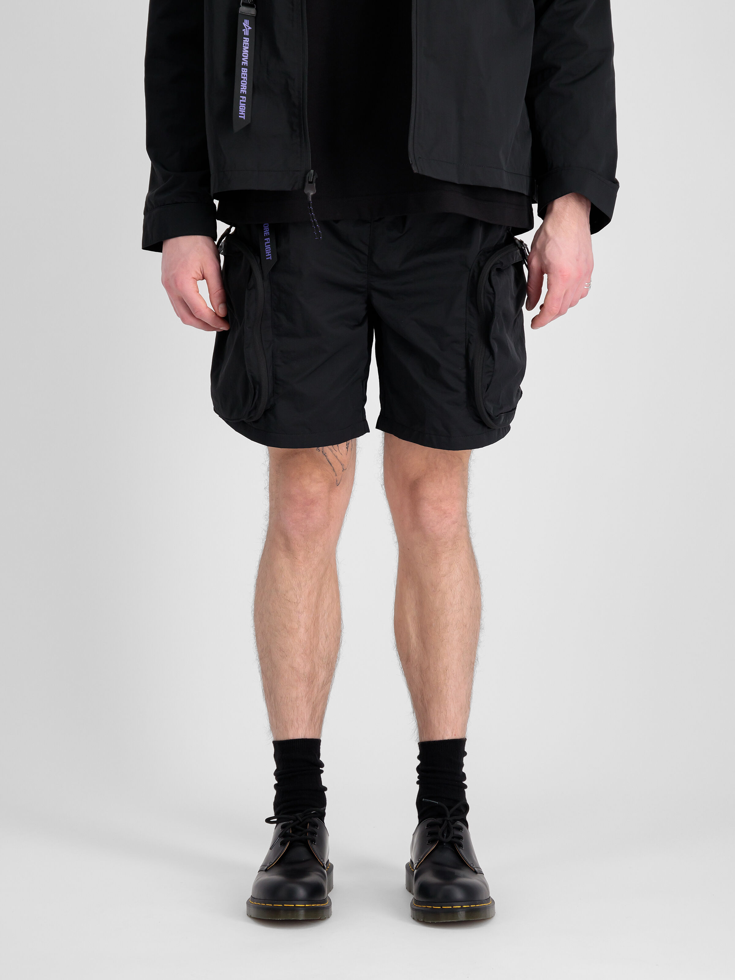 Utility UV Short black 146252UV_03_2_model_00003_102991.jpg