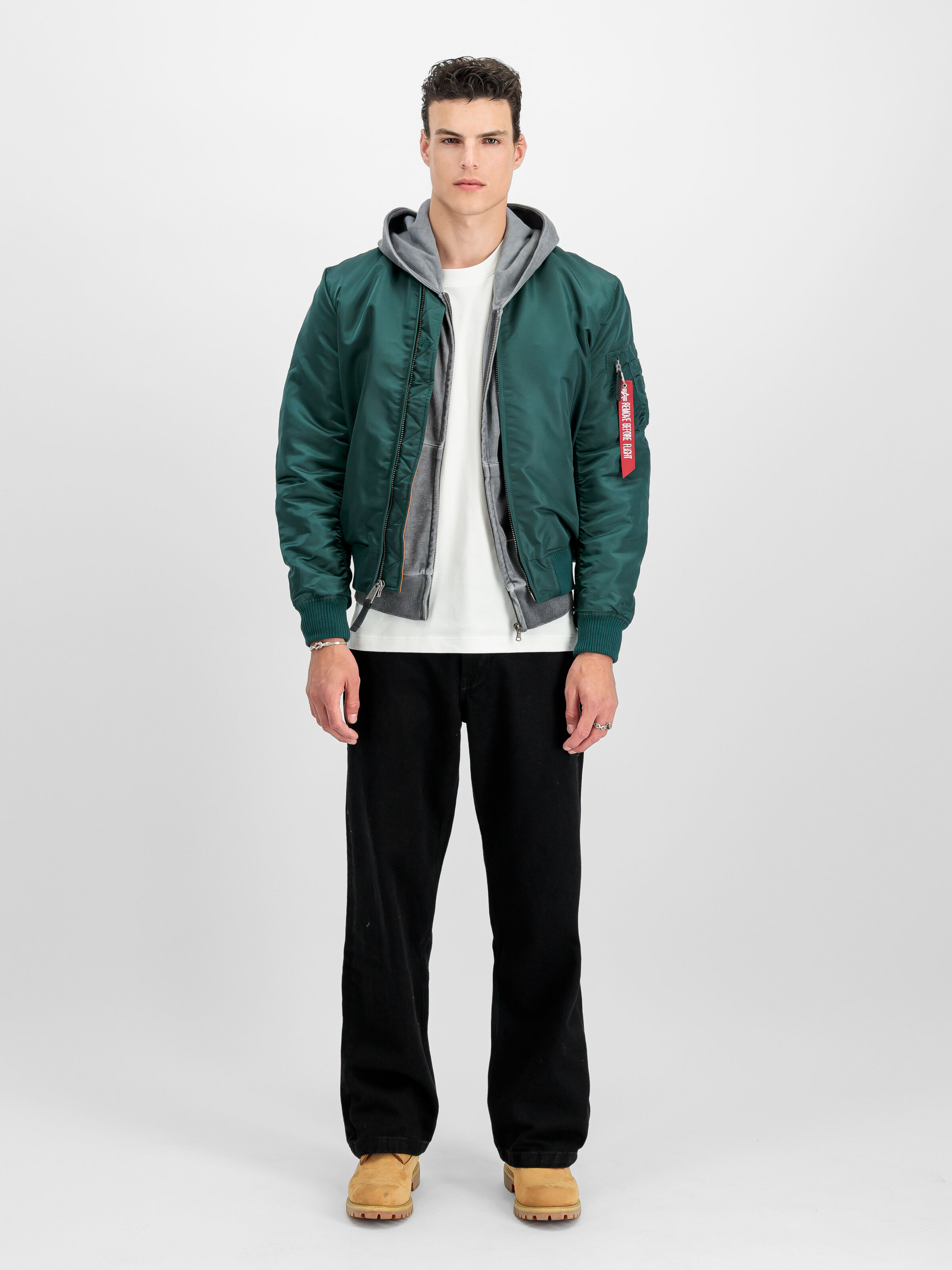 MA-1 VF 59 Bomber Jacket Force Green 191118_720_2_model_00001_186970