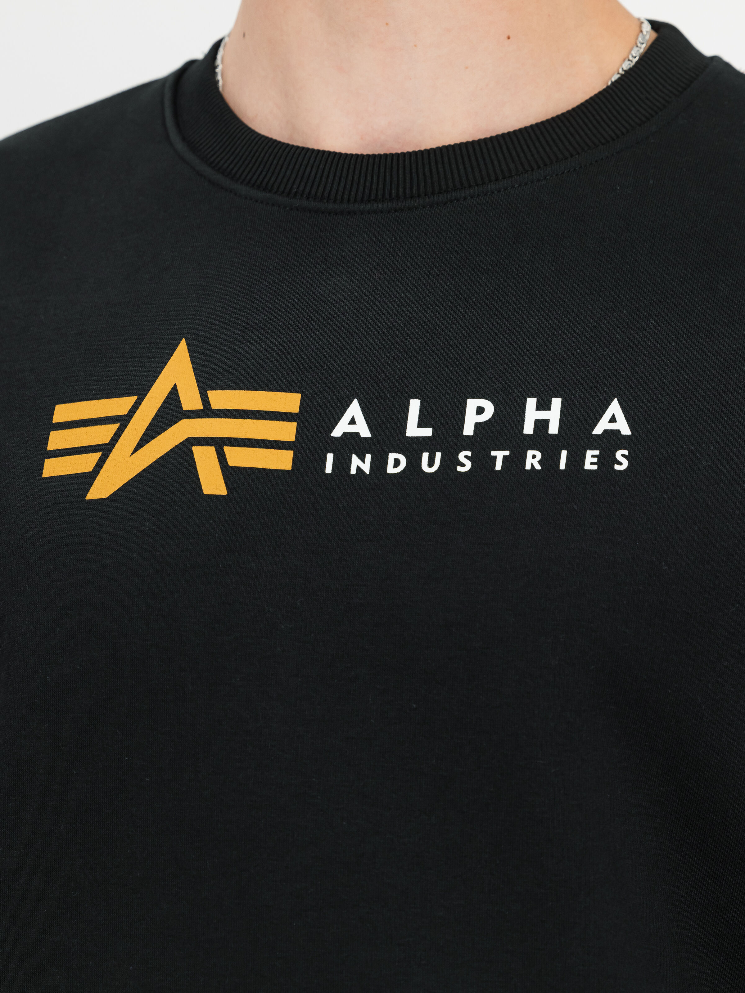 Alpha Label Sweatshirt black 118312_03_3_detail_00001_189130