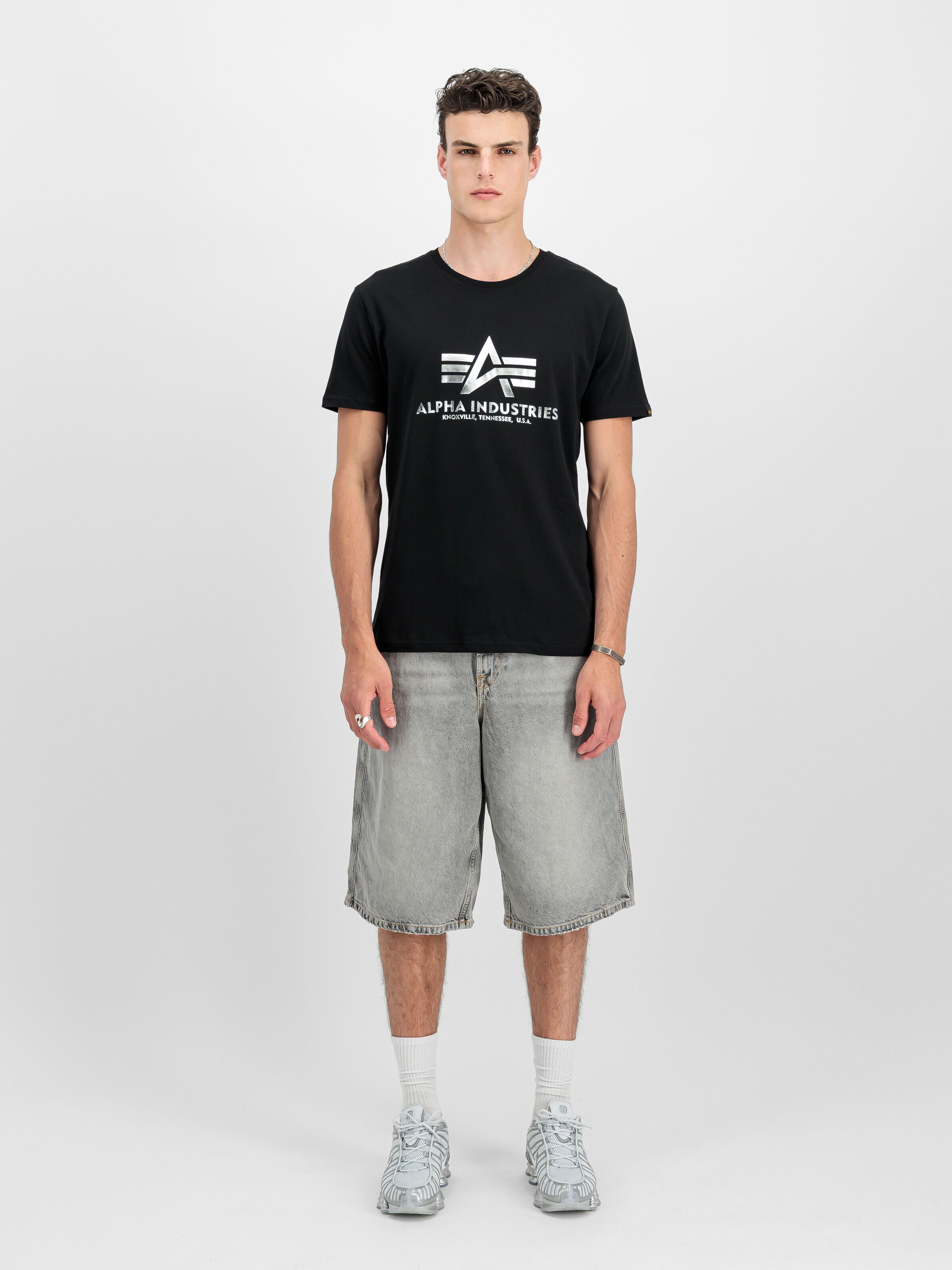 Basic Big Logo Foil Print T-Shirt black/metalsilver 100501FP_530_2_model_00001_189018