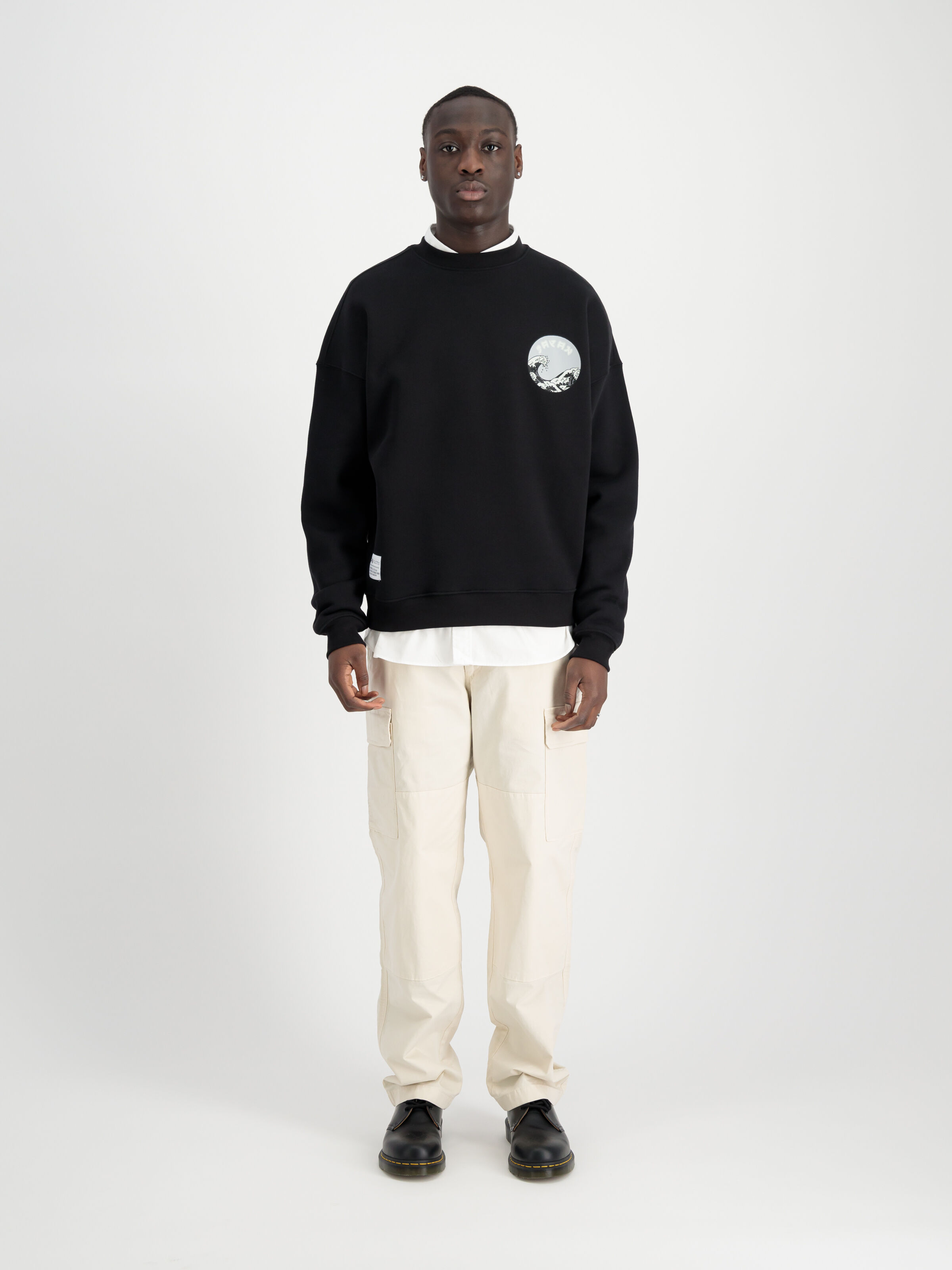 Japan Wave Warrior Sweatshirt black/white 146309_95_2_model_00001_124389