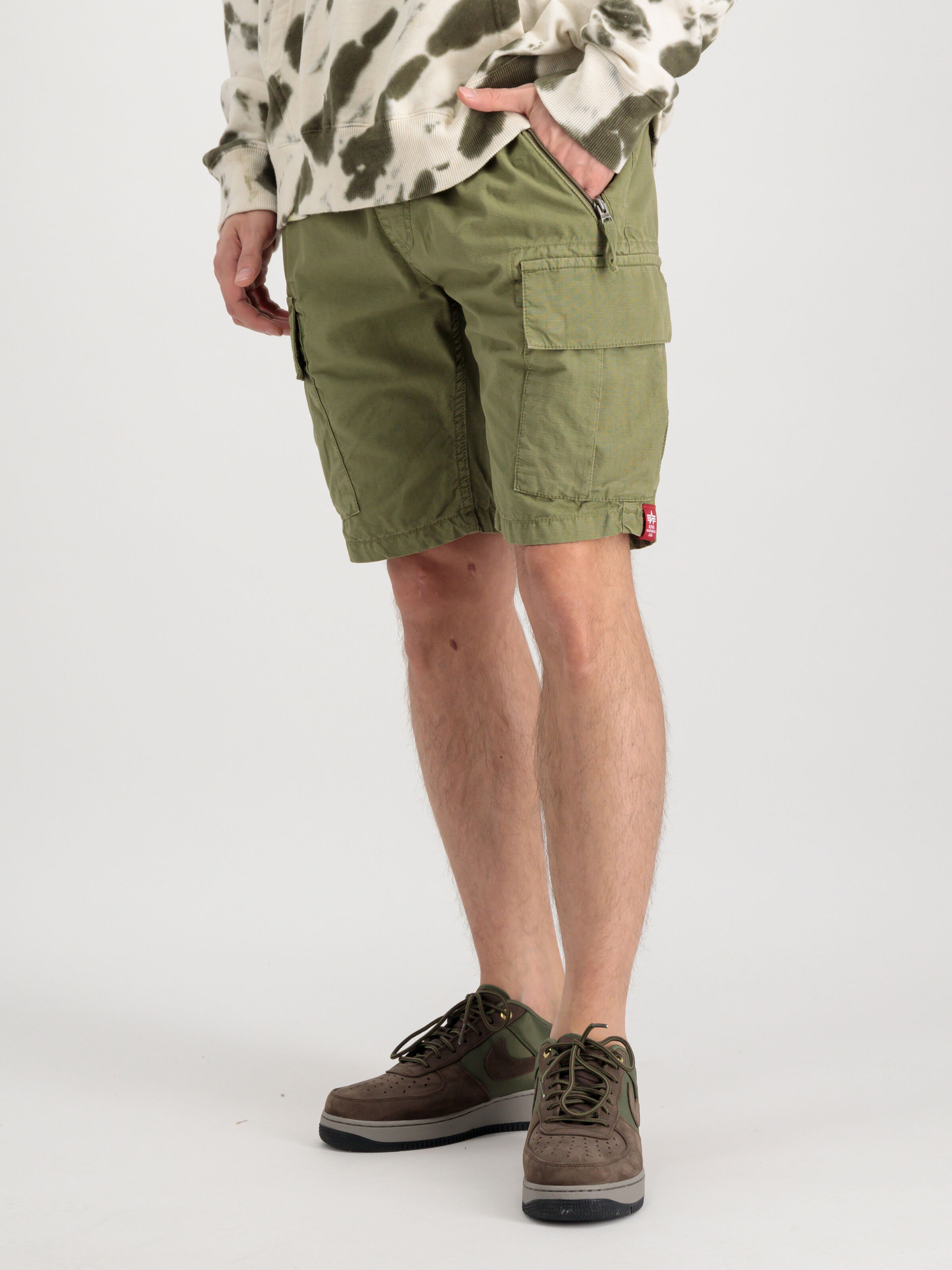 Ripstop Jogger Short olive 106250_11_alpha_industries_ripstop_jogger_short_001_182369
