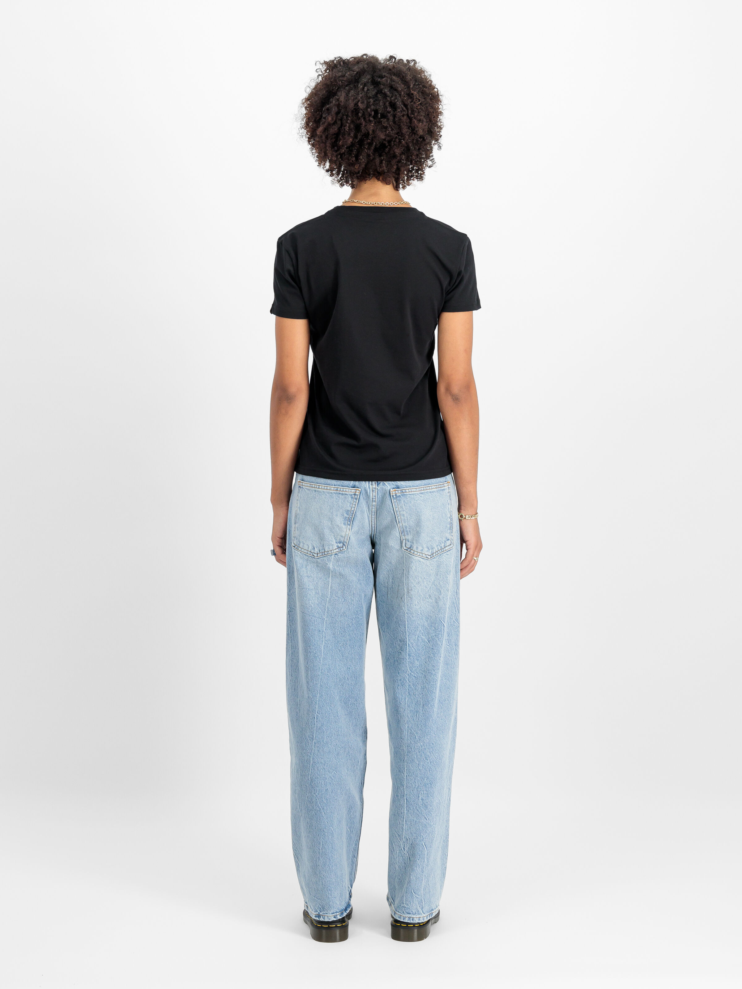 Basic Small Logo T-Shirt Women black 196054_03_2_model_00002_110742