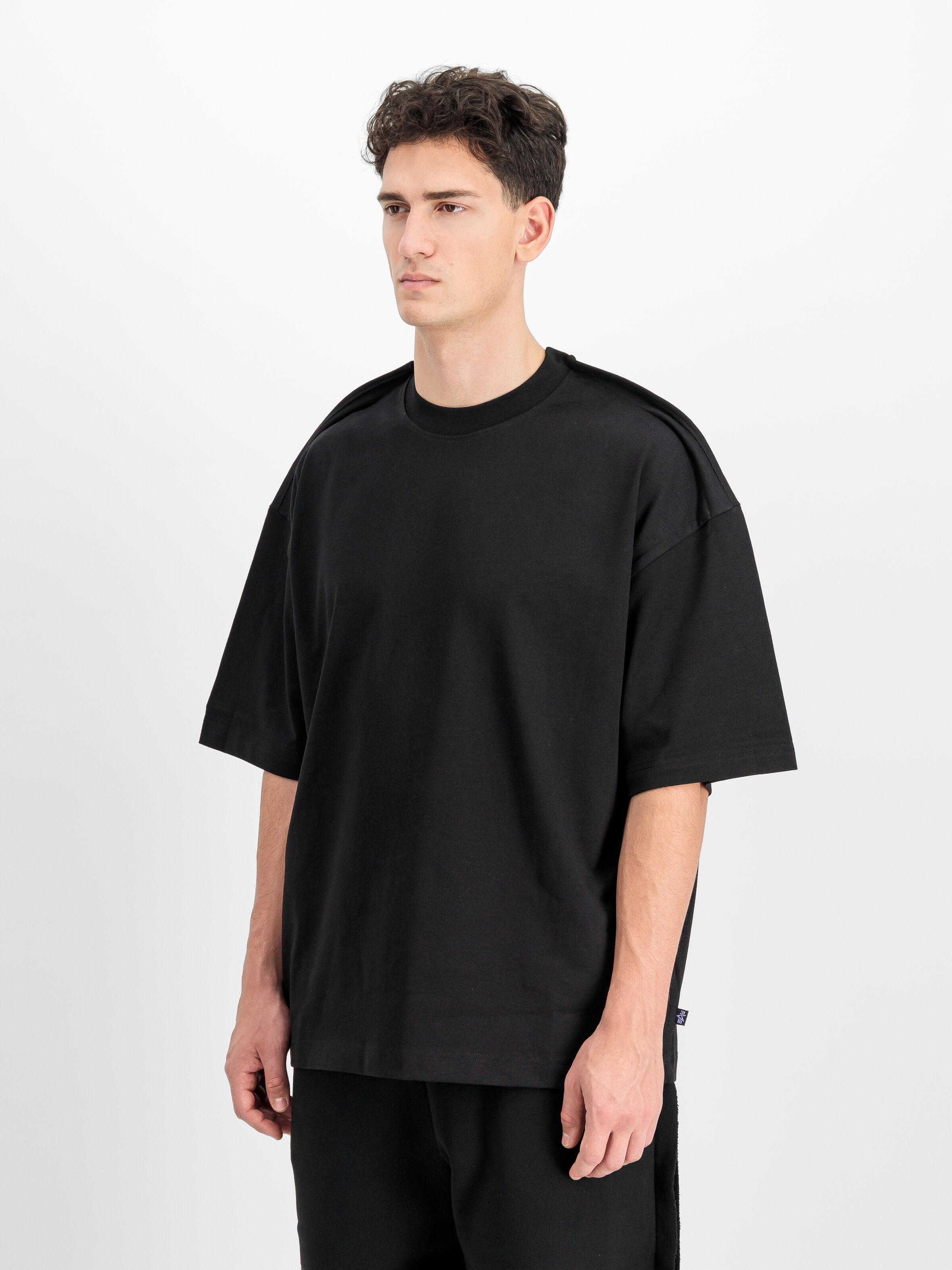 ALPHA x PROTOTYPES Outline T-Shirt black 258531_03_2_model_00003_224032