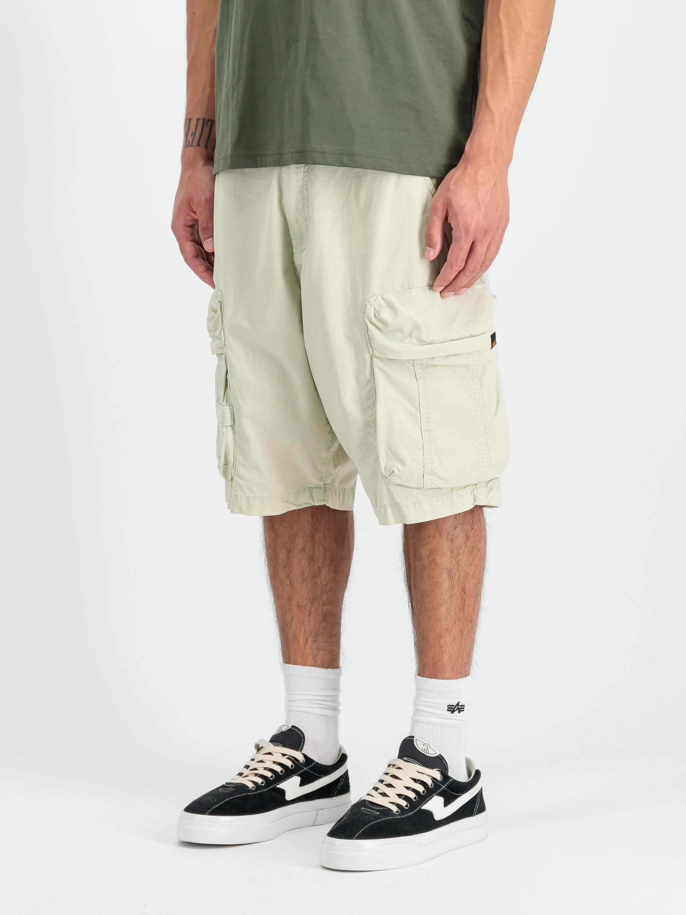 Manoeuvre Short stone 266258_10_2_model_00002_214965.jpg