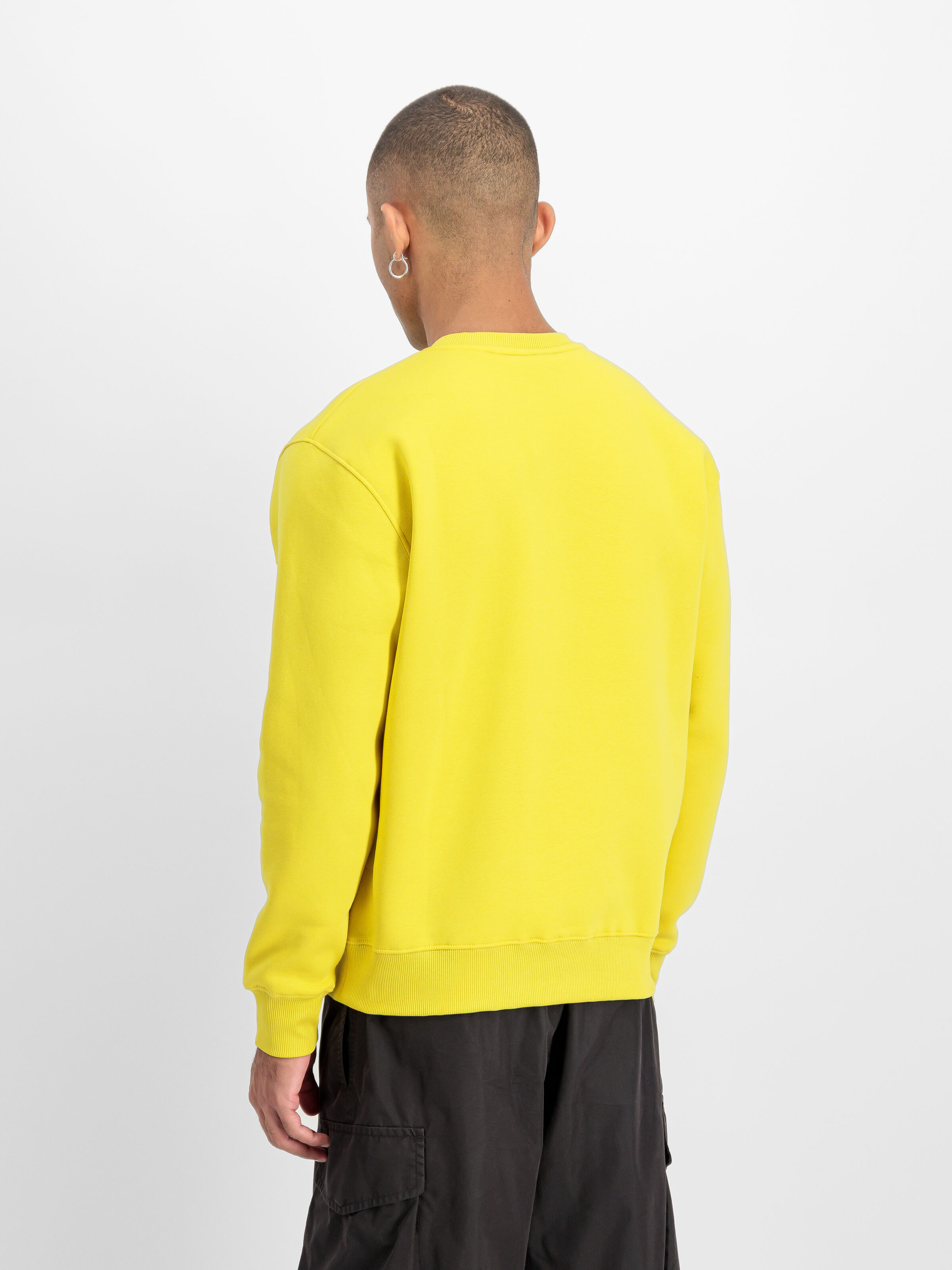 Basic Small Logo Sweatshirt cyber 188307_71_2_model_00003_209763