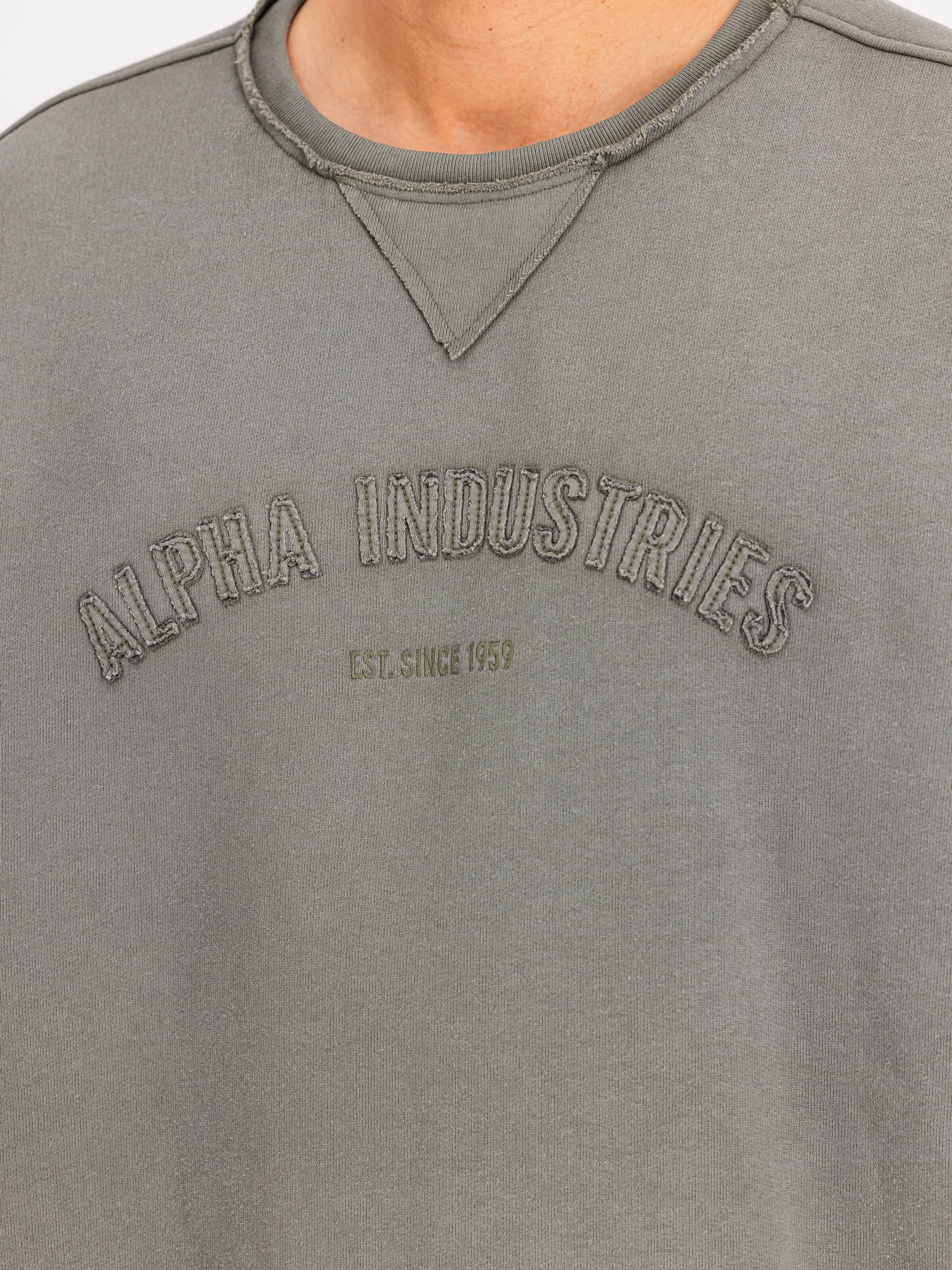 Open Edge Sweatshirt dark olive 148305_142_3_detail_00001_108646