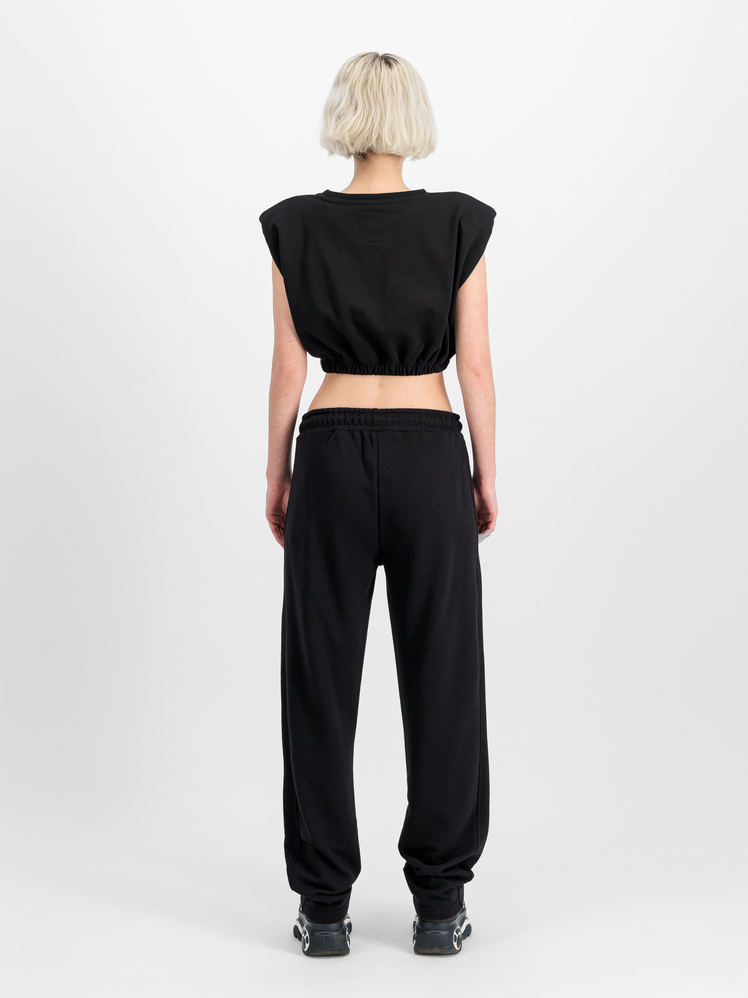 Studio Edition Jogger Women black 156053_03_2_model_00002_140237