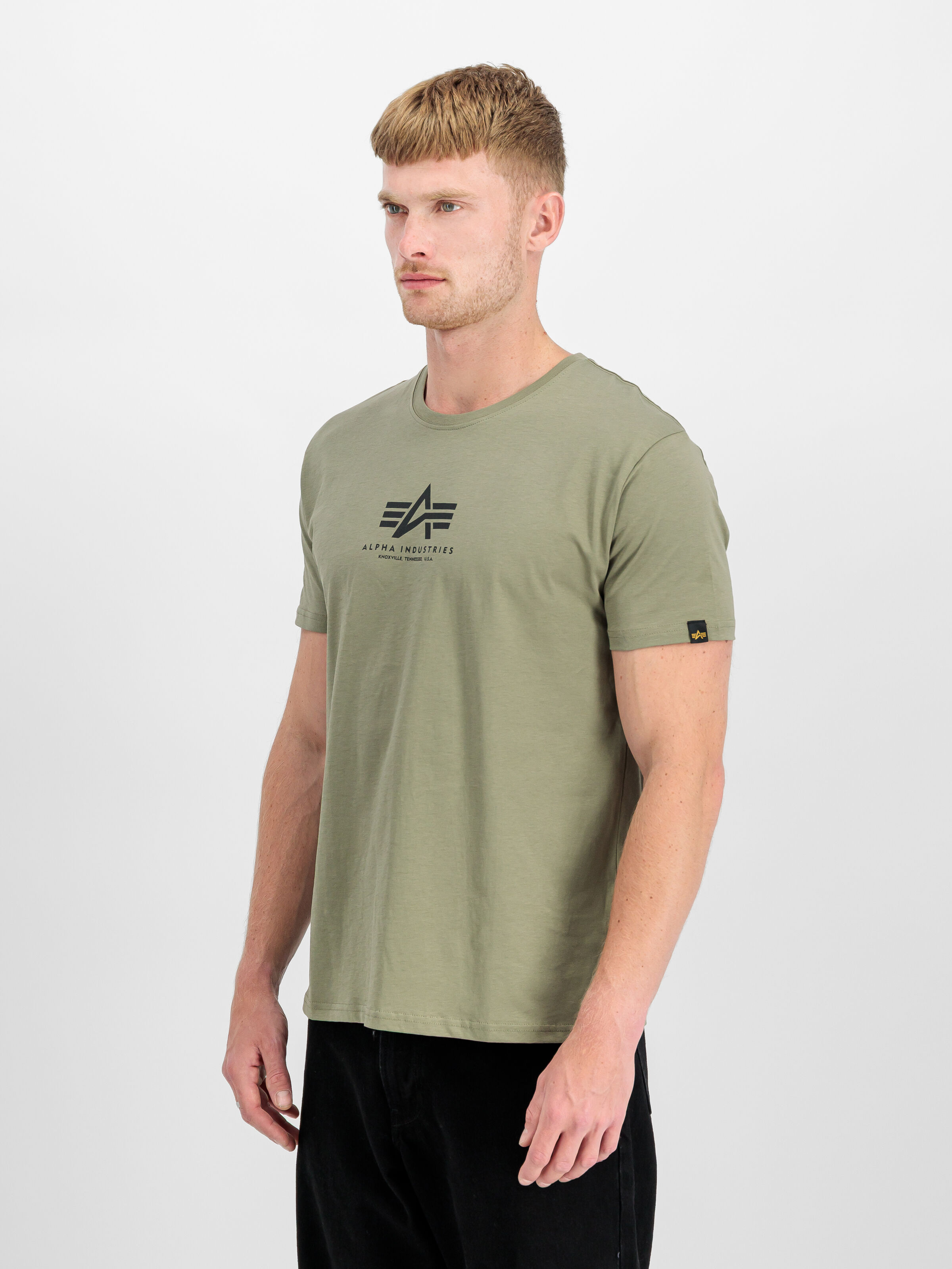 Basic Mid Logo T-Shirt olive 118533_11_2_model_00002_190864