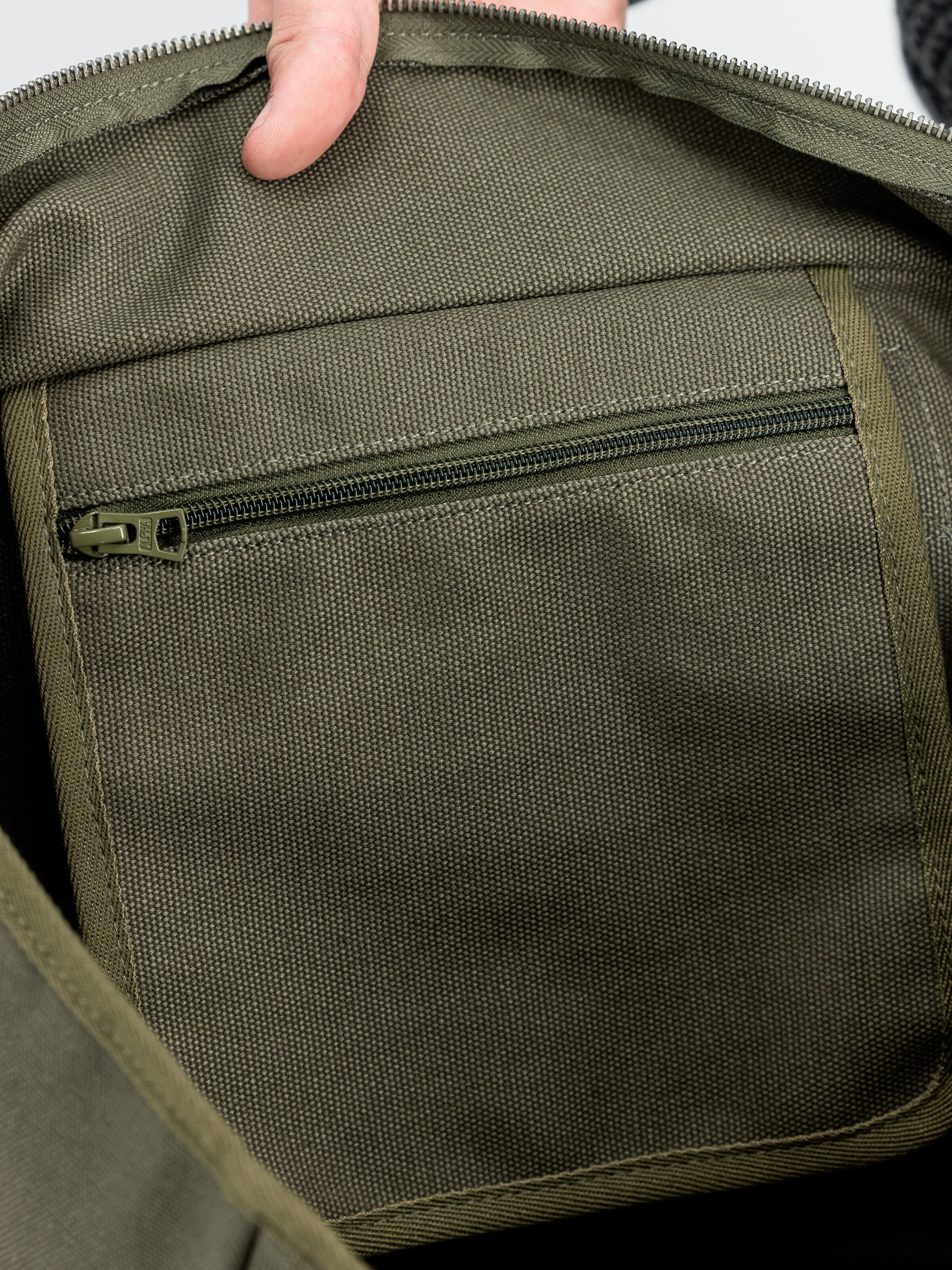 Studio Tote Large Bag dark olive 258948_142_3_detail_00002_172707