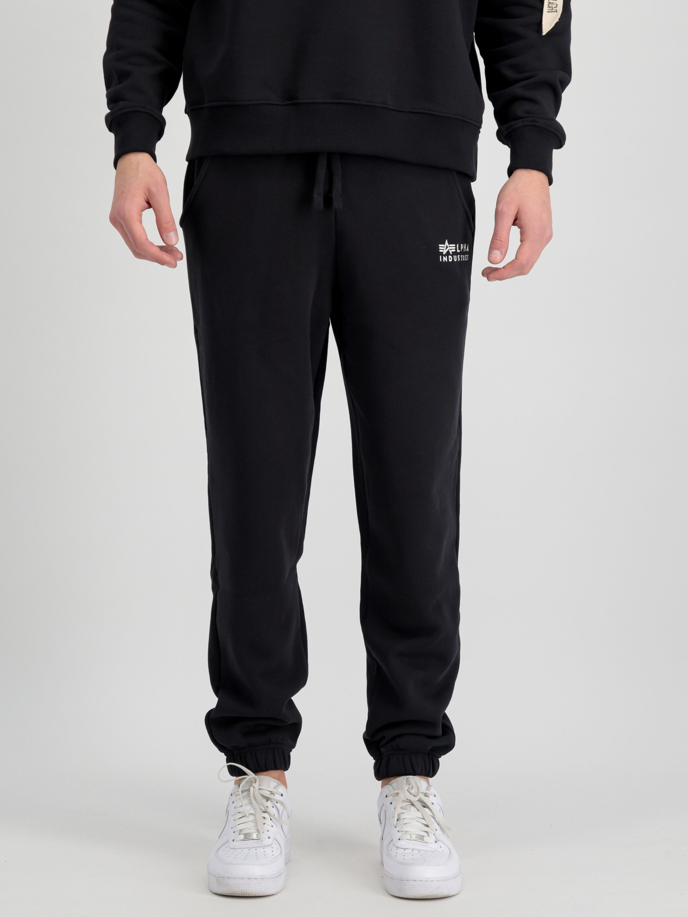 106364_649_alpha_industries_organics_emb_regular_jogger_001_182926