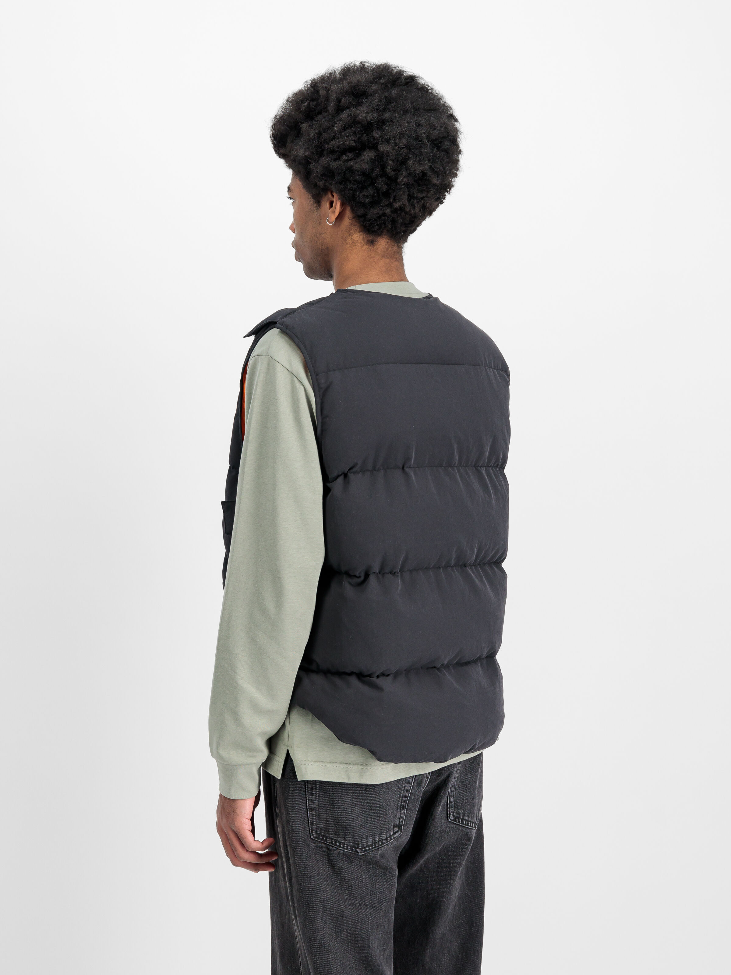 Protector Puffer Vest black 138125_03_2_model_00004_131018