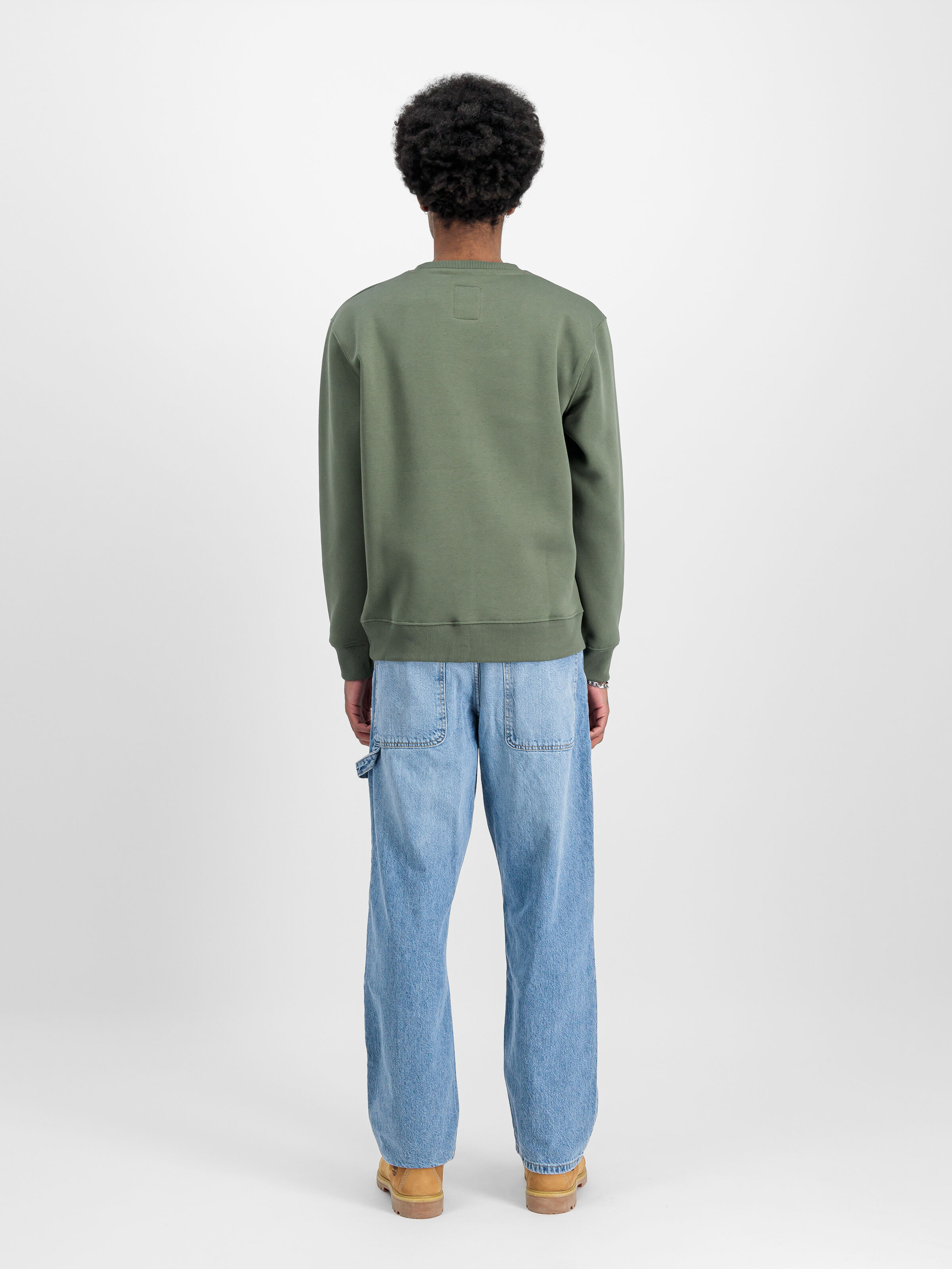 Basic Big Logo Sweatshirt dark olive 178302_142_2_model_00002_131312