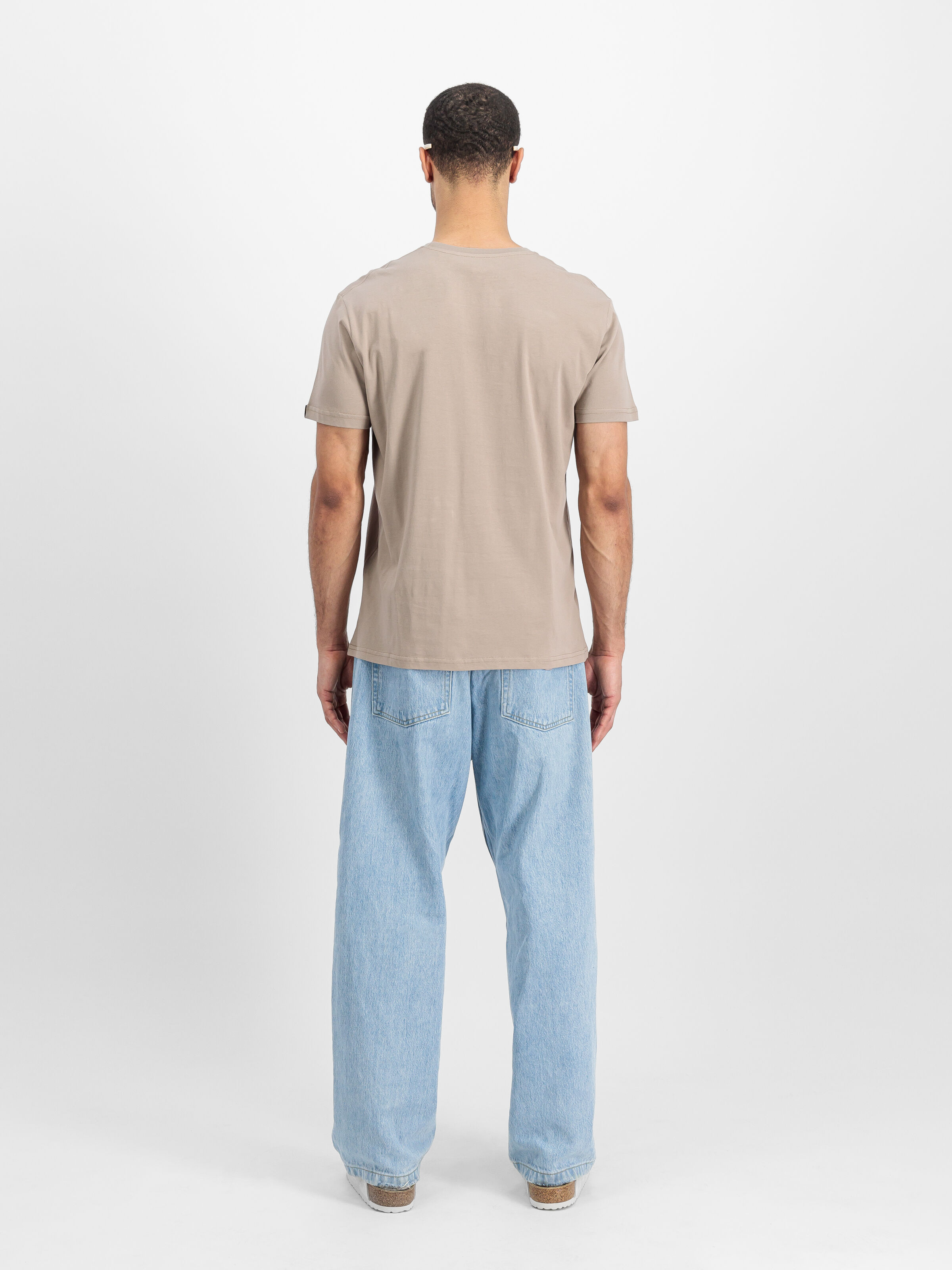Basic Big Logo T-Shirt vintage sand 100501_679_2_model_00002_125209