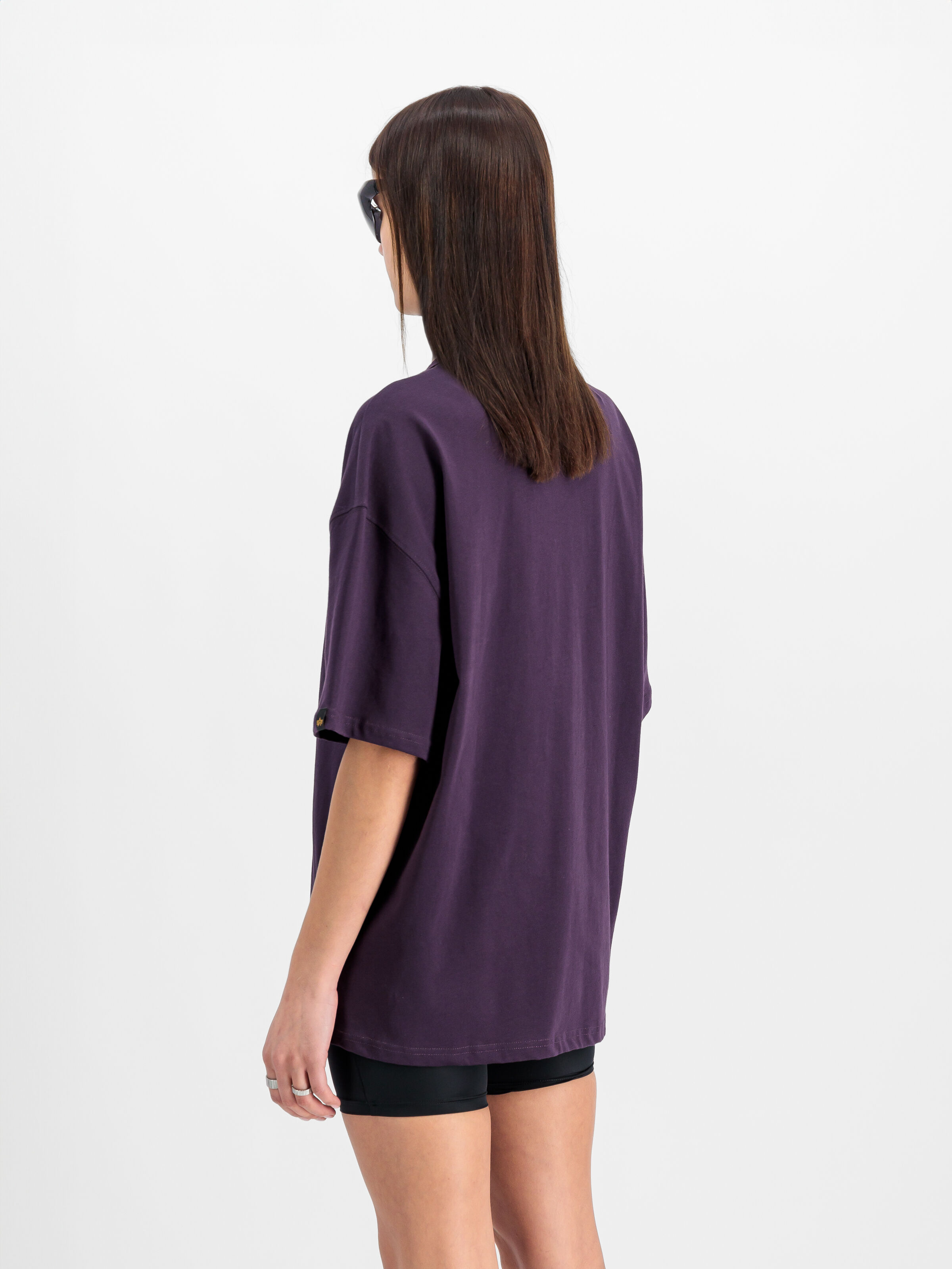 Alpha Essentials Rubber Logo T-Shirt Women Plum 146061_719_2_model_00004_103848