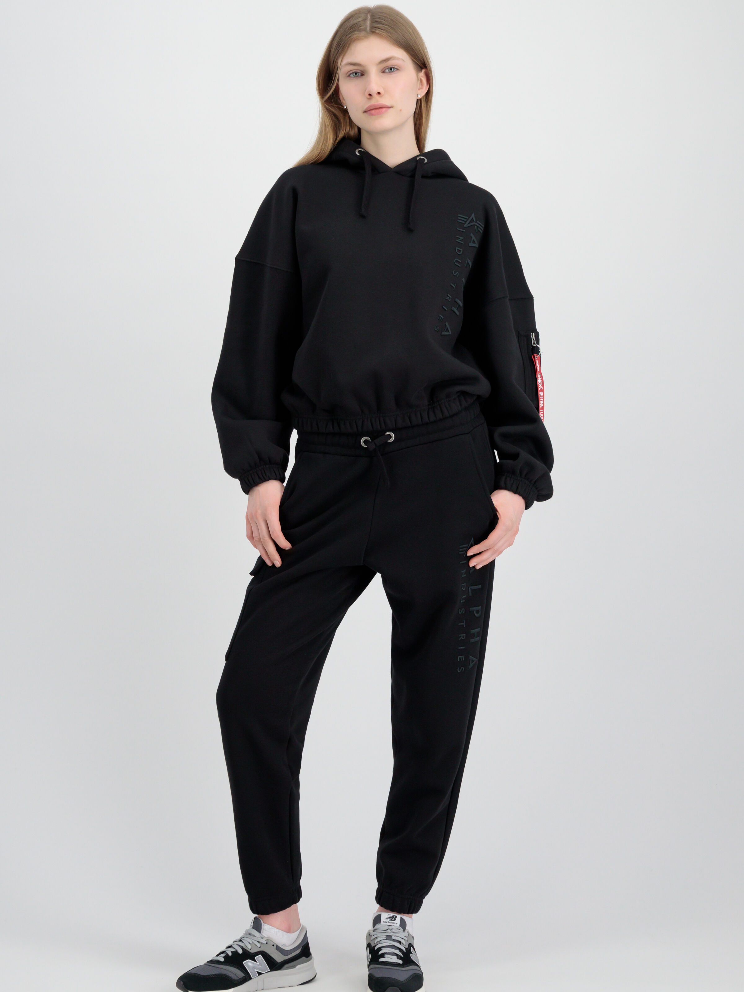 Embroidery Women Jogger black 138052_03_alpha_industries_emb_jogger_wmn_004_208819