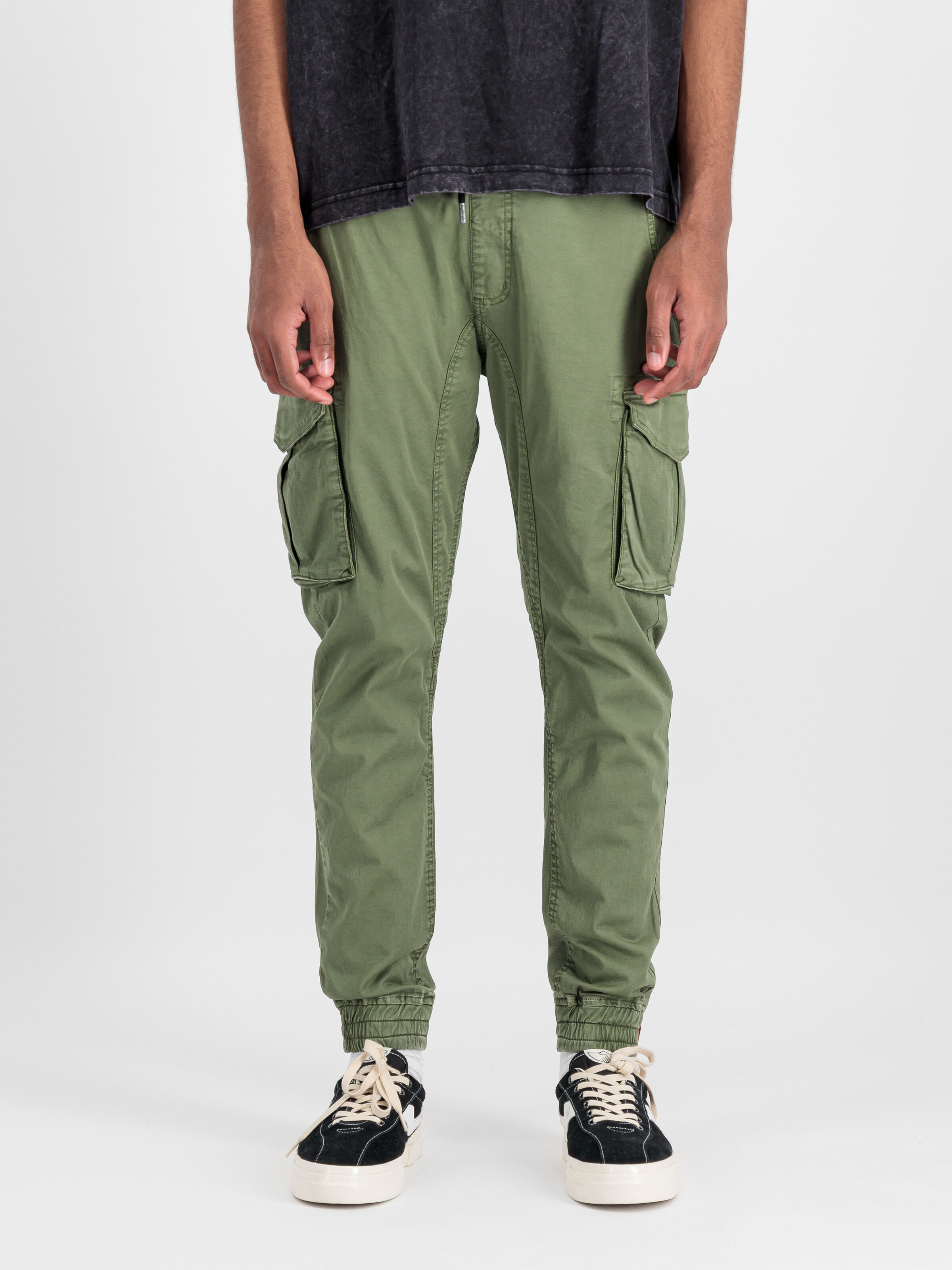 Cotton Twill Jogger Pant vintage green 116202_432_2_model_00003_138906.jpg