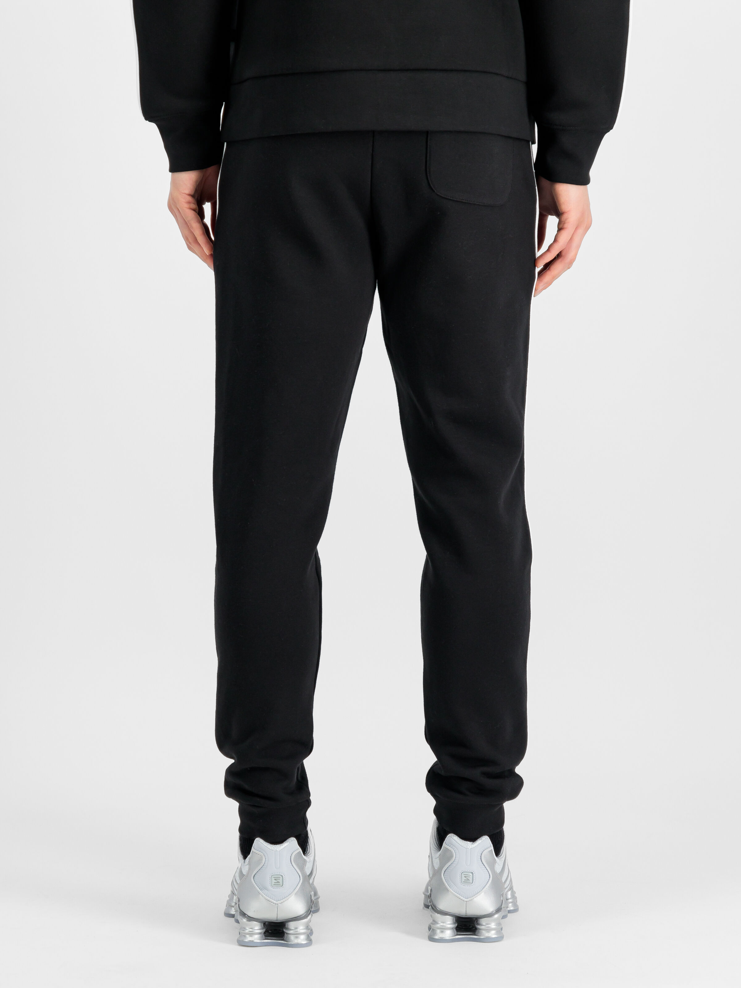 Track Small Logo Jogger black 156374_03_2_model_00004_147496