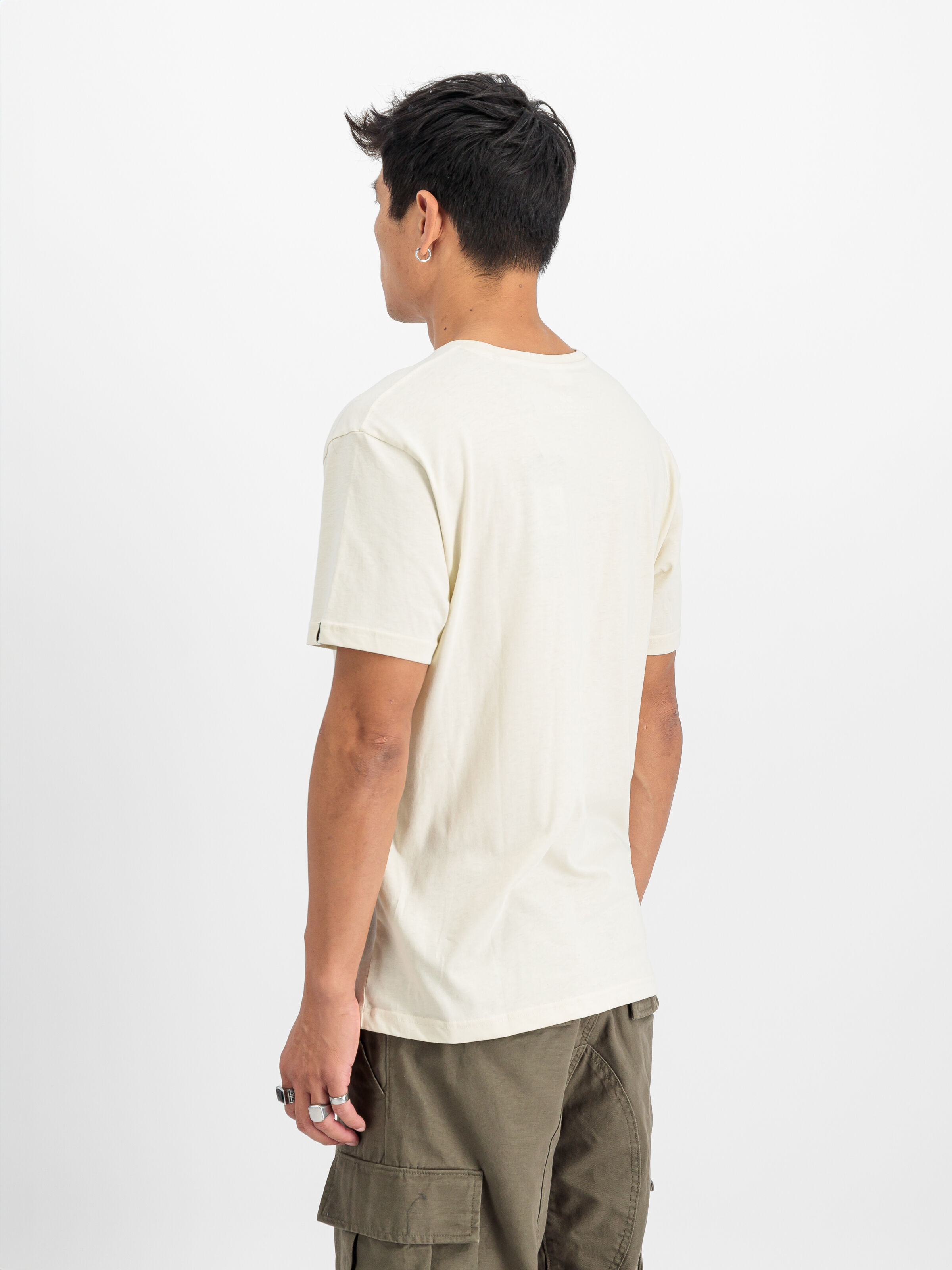 Basic Small Logo T-Shirt vintage white 188505_300_2_model_00004_126397