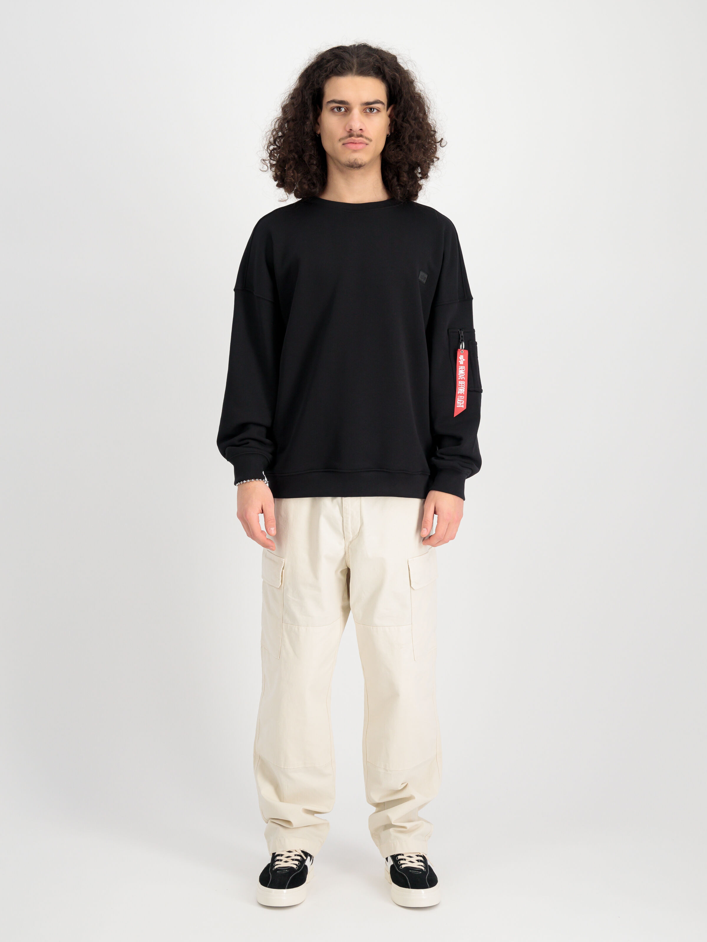 Alpha Essentials Rubber Logo Sweatshirt black 146303_03_2_model_00001_99151