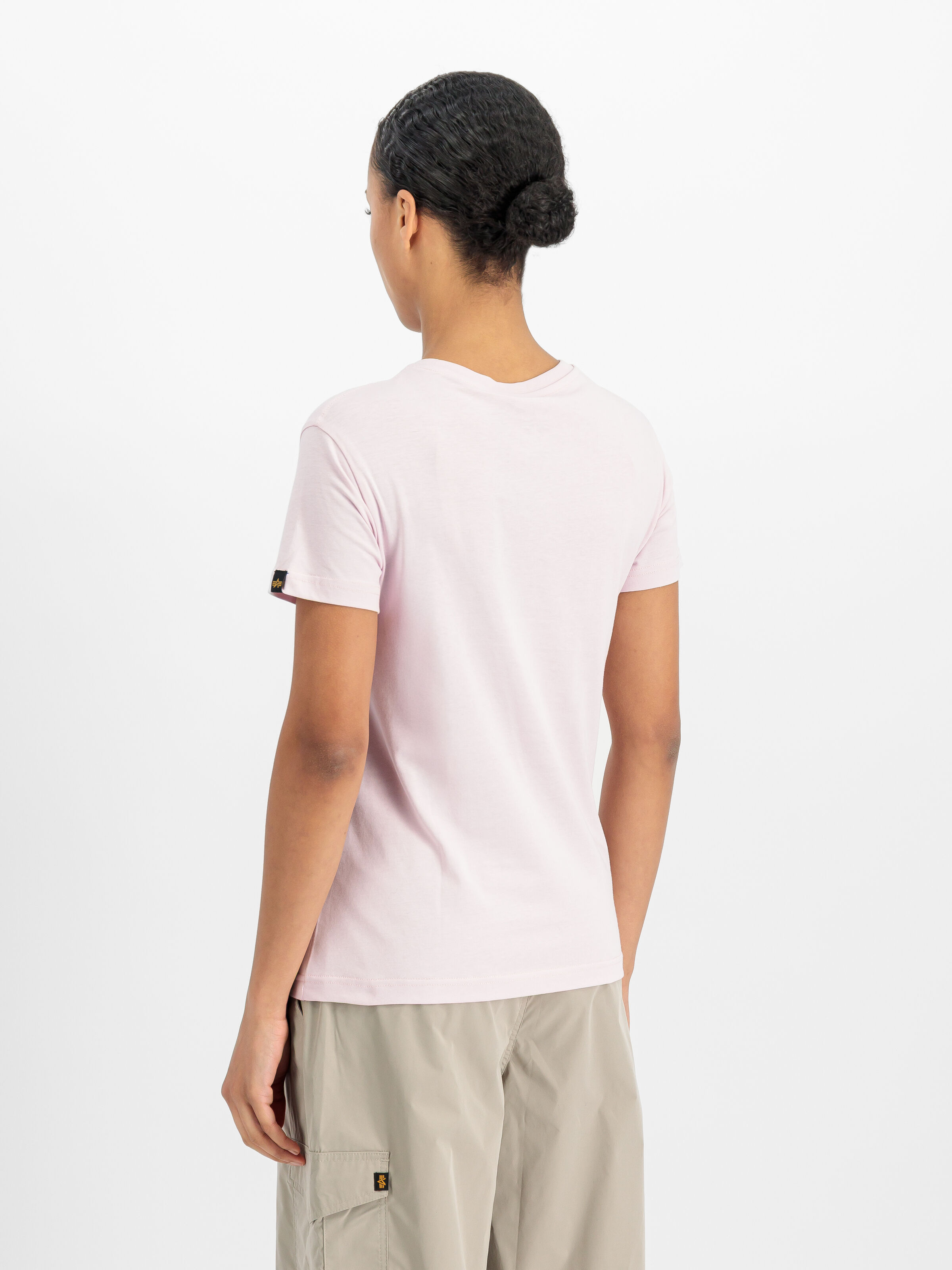 Basic Small Logo T-Shirt Women pale lilac 196054_061_2_model_00003_229725