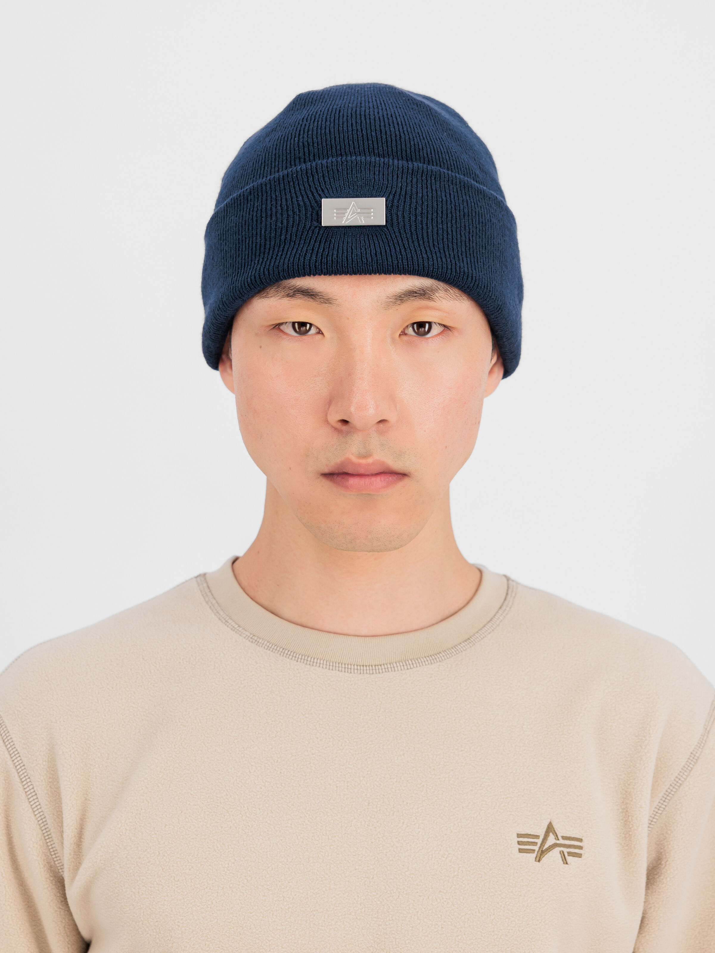 Metal Label Beanie ultra navy 268915_697_2_model_00001_243600
