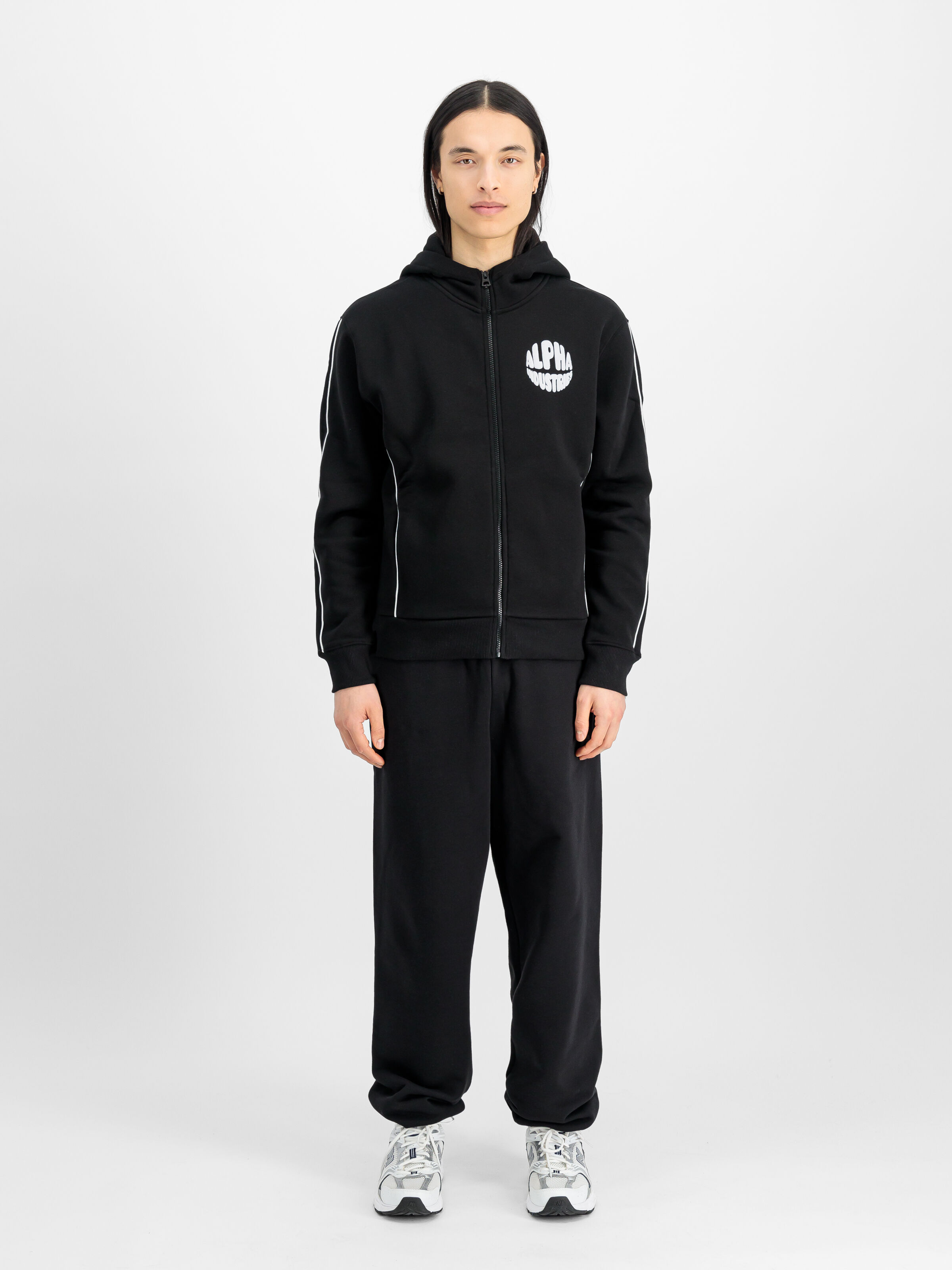 Logo Zip Hoodie black 156337_03_2_model_00001_147652