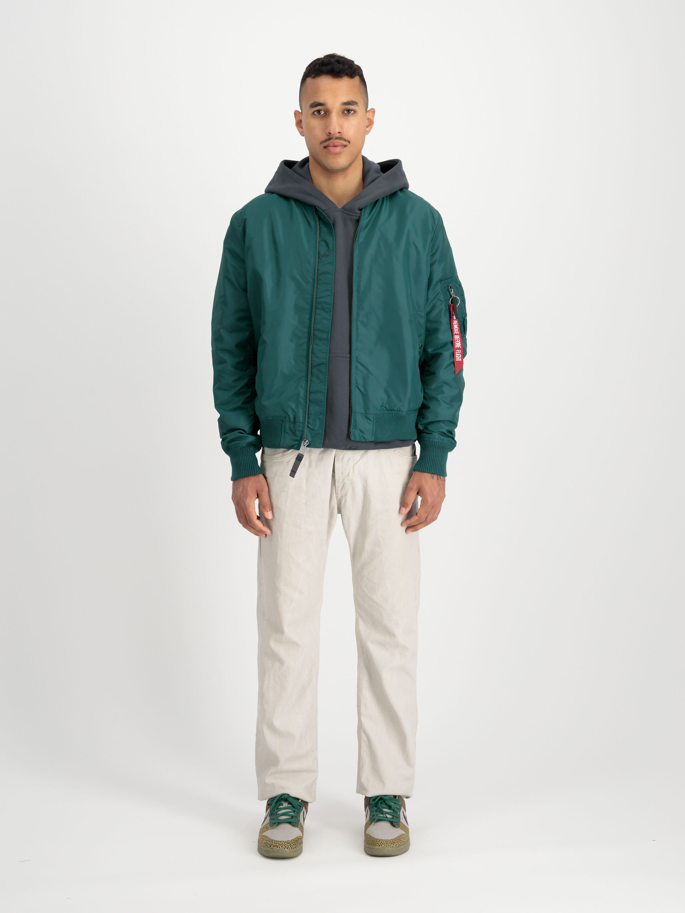 MA-1 TT Light Bomber Jacket Force Green 191103_720_2_model_00001_97124