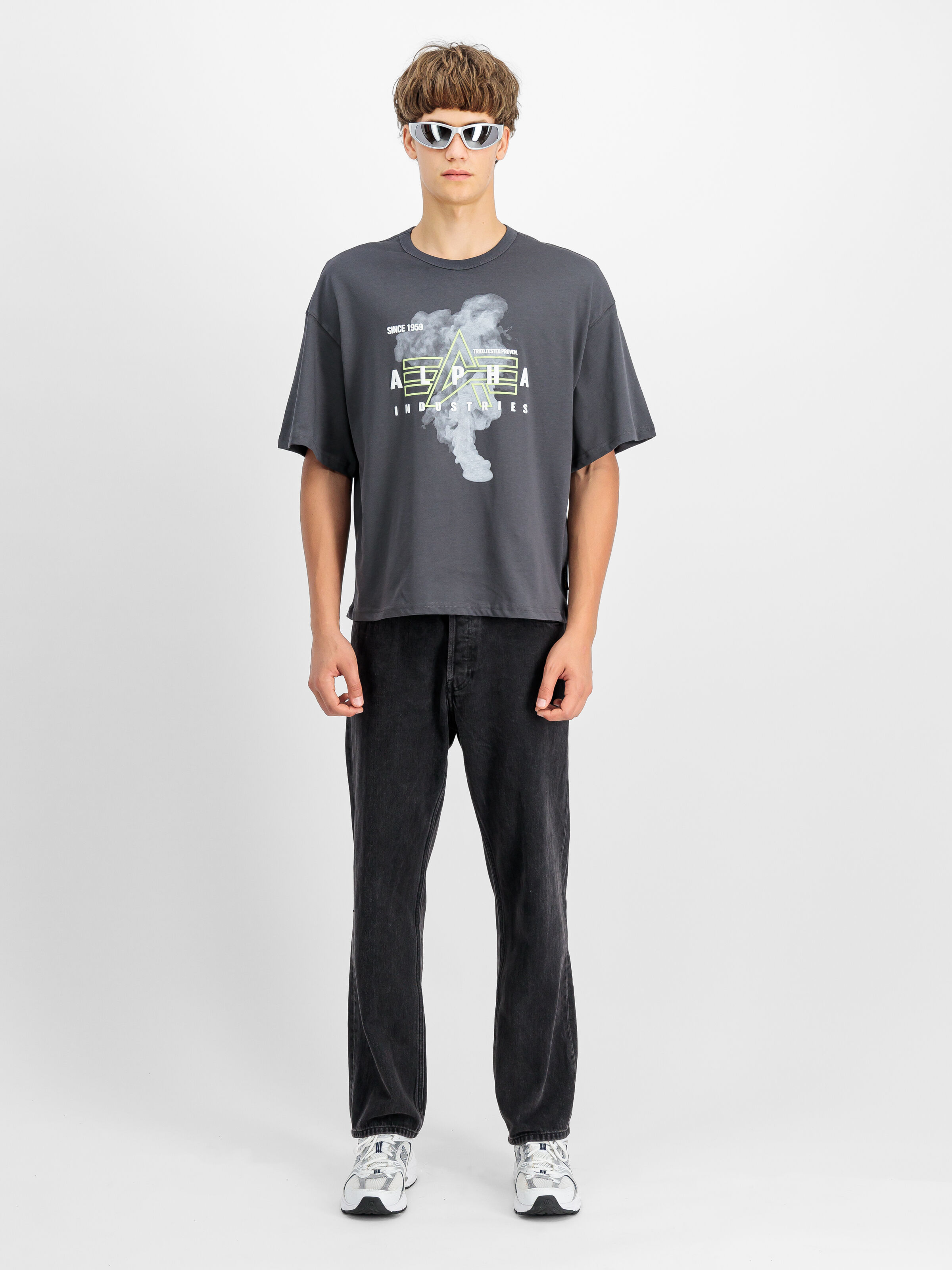 Smoke Logo T-Shirt vintage grey 148508_684_2_model_00001_107324