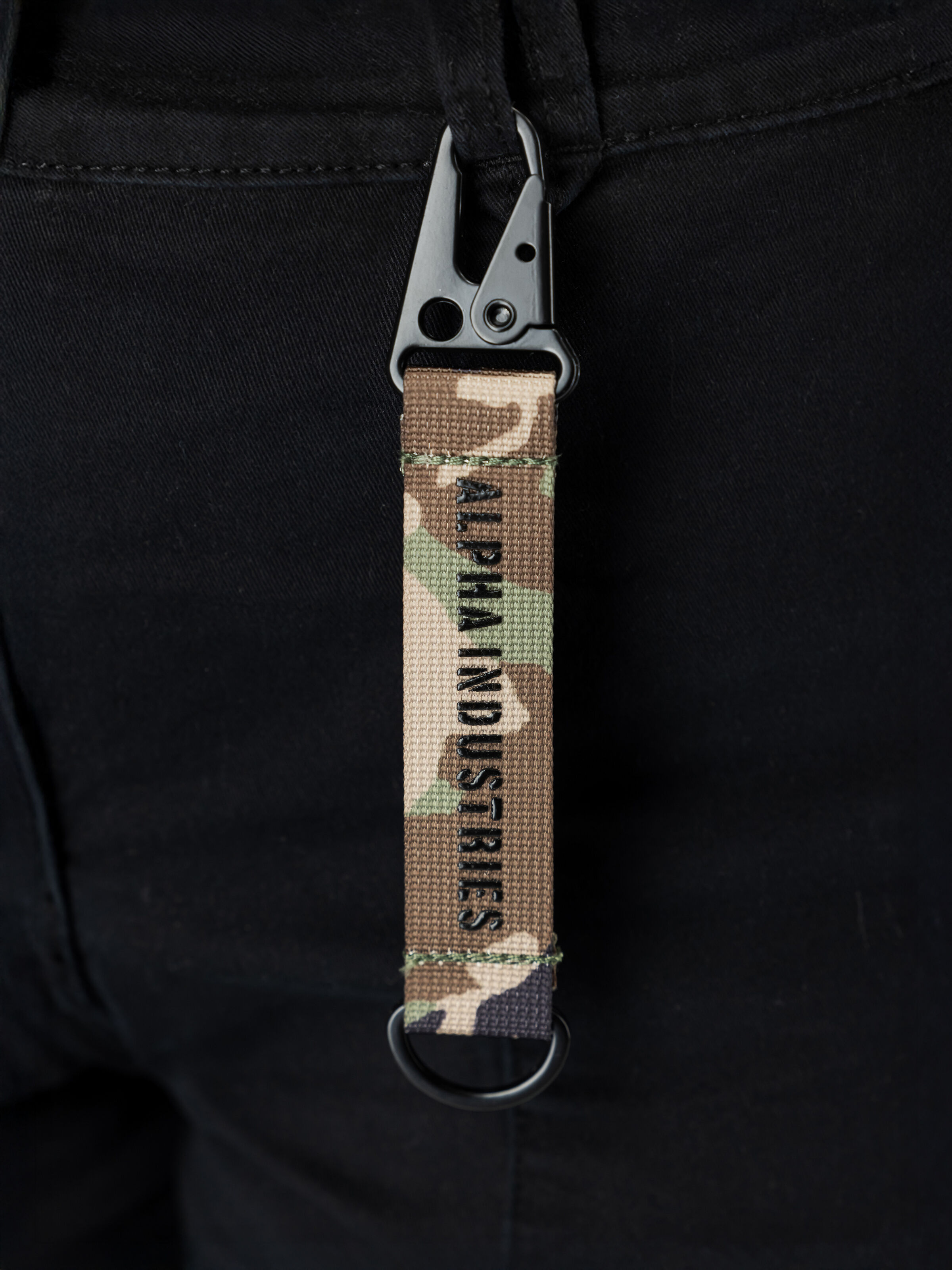 Alpha Utility Camo Key Chain wdl camo 65 266962C_408_2_model_00001_211511