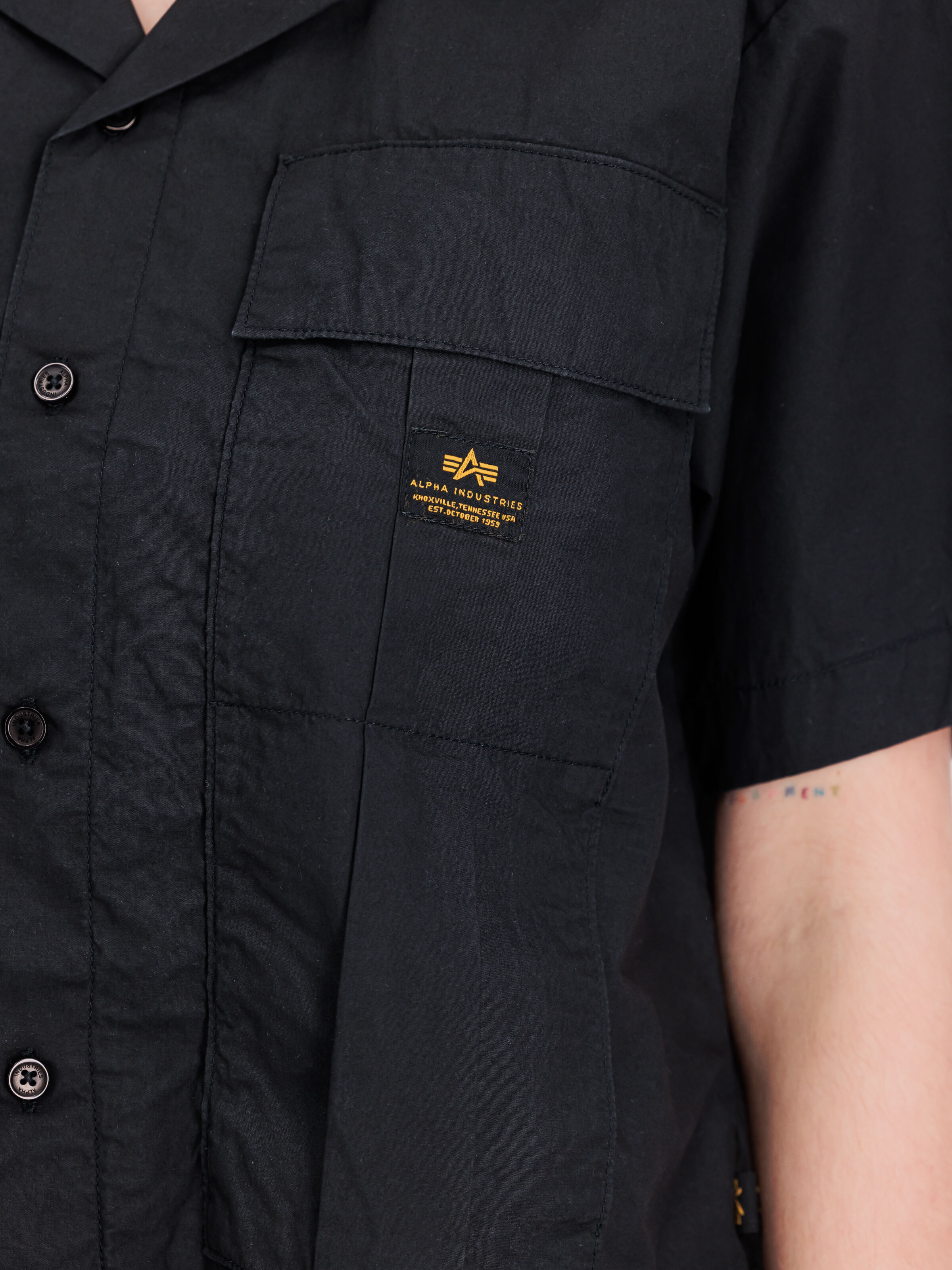 Short Sleeve Cargo Shirt Women black 156080_03_3_detail_00001_144543