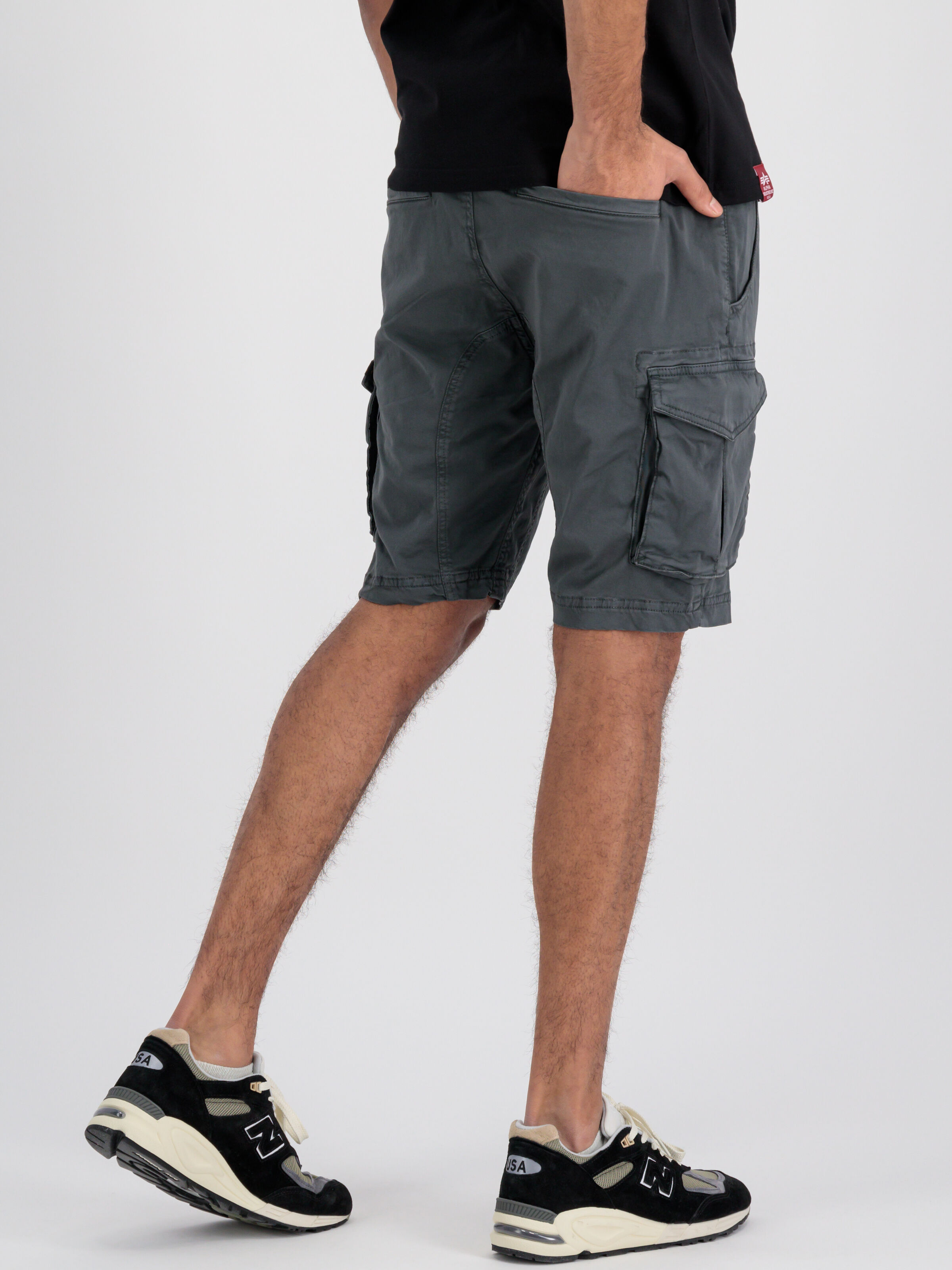 106251_684_alpha_industries_cotton_twill_jogger_short_004_183281