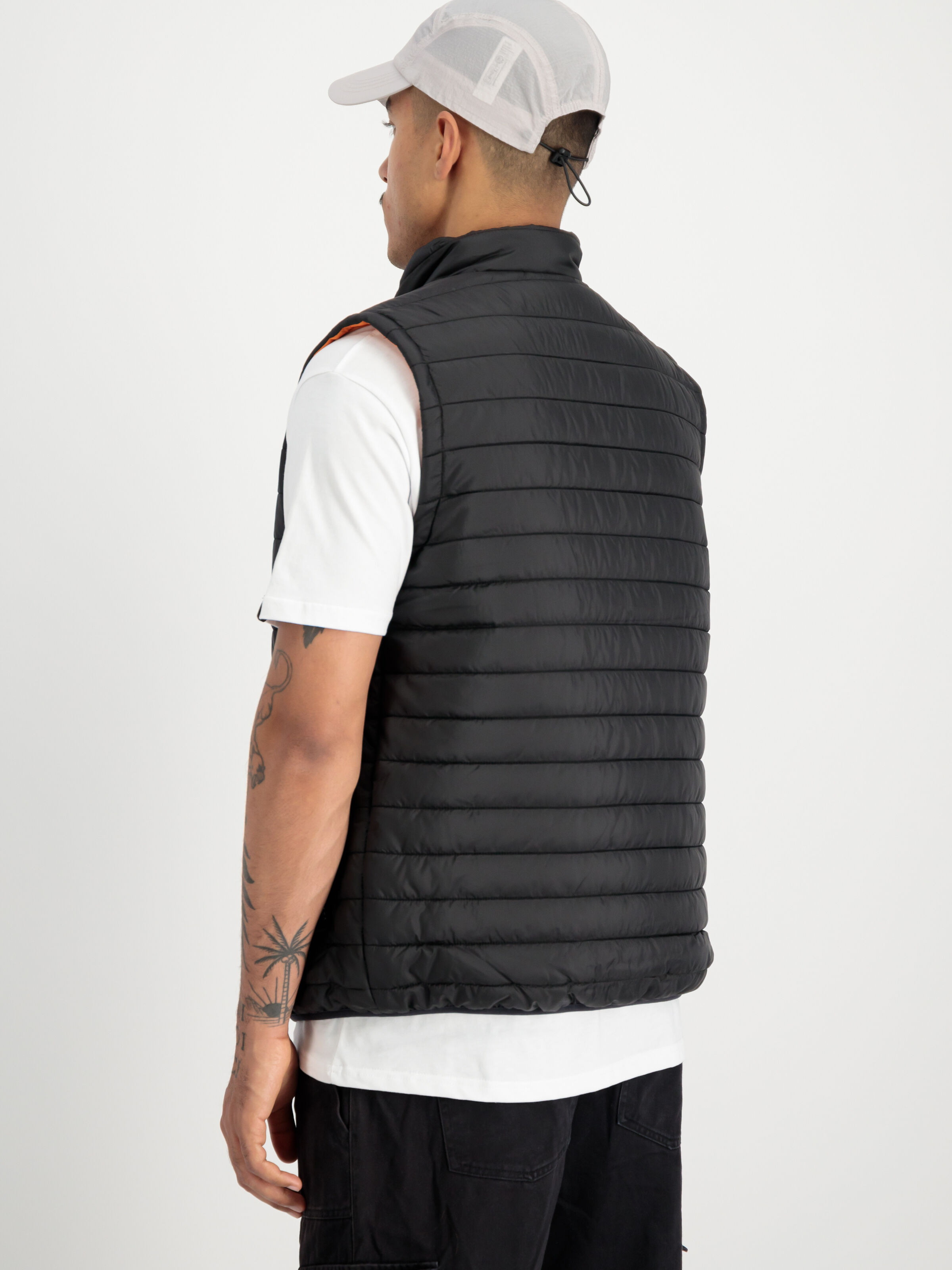 Puffer Light Vest black 138122_03_2_model_00004_173459