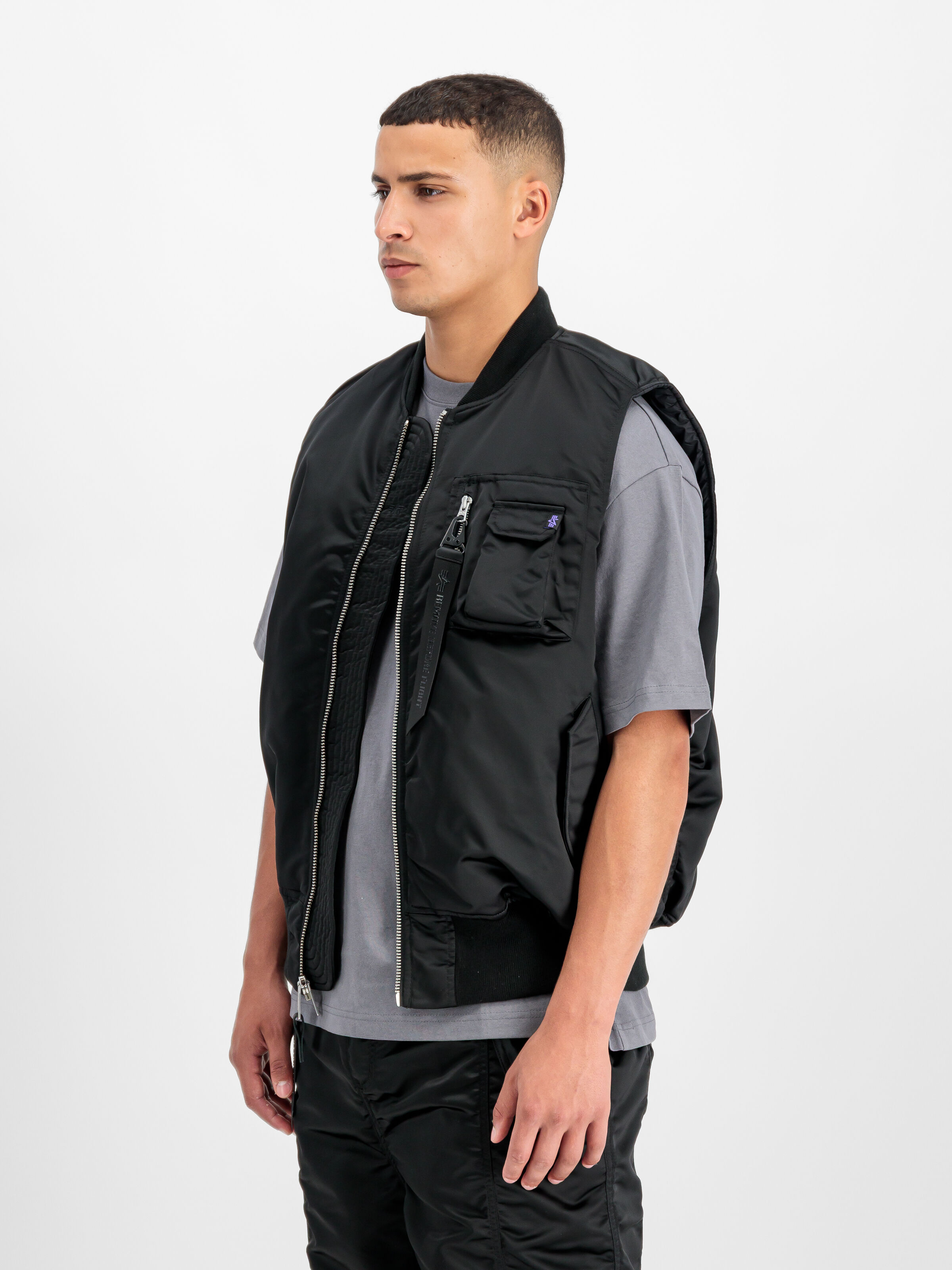 MA-1 Base Vest black 758102_03_2_model_00003_195628