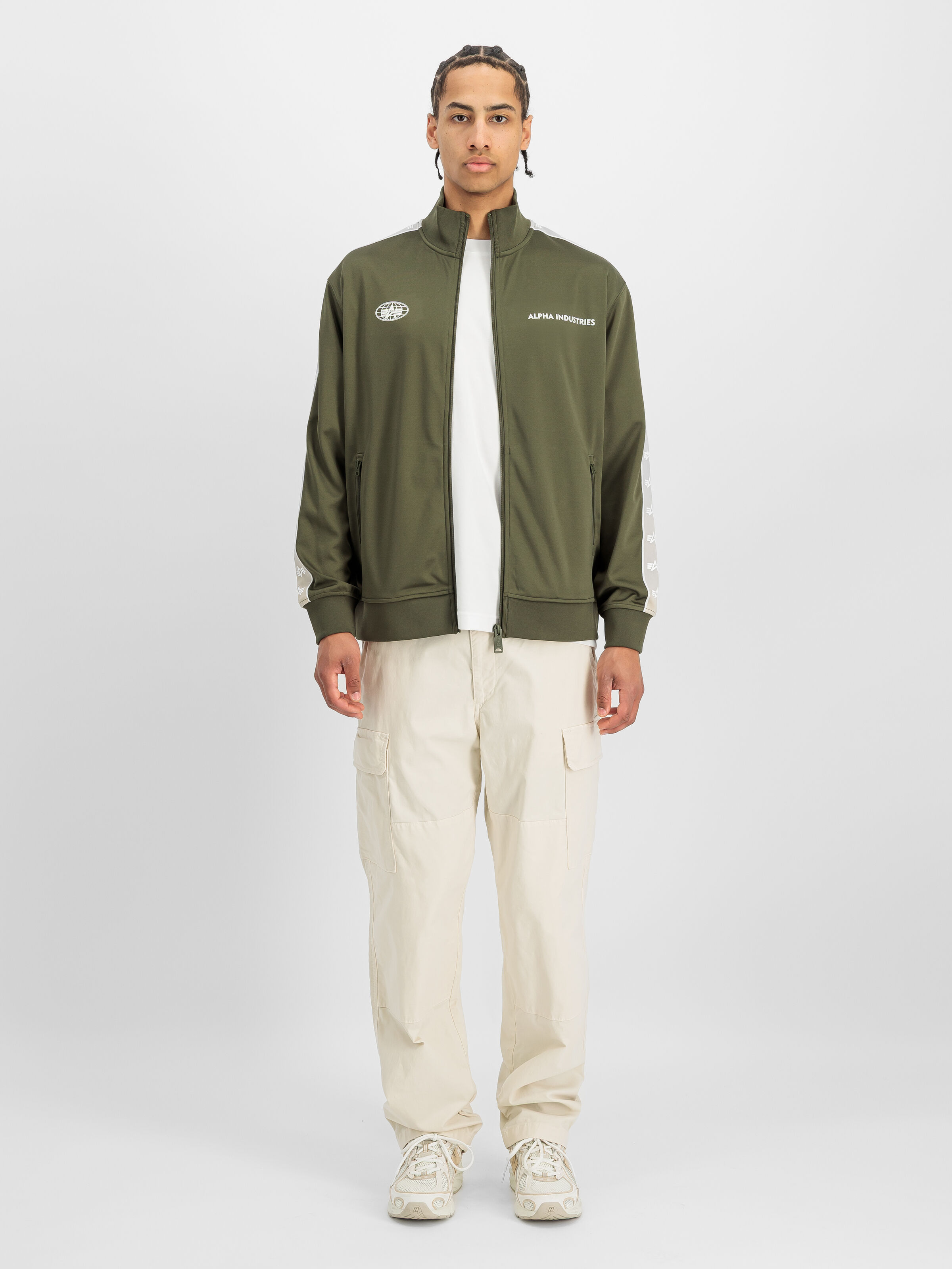 Track Tricot Outdoor Jacket dark olive 268159_142_2_model_00001_236082