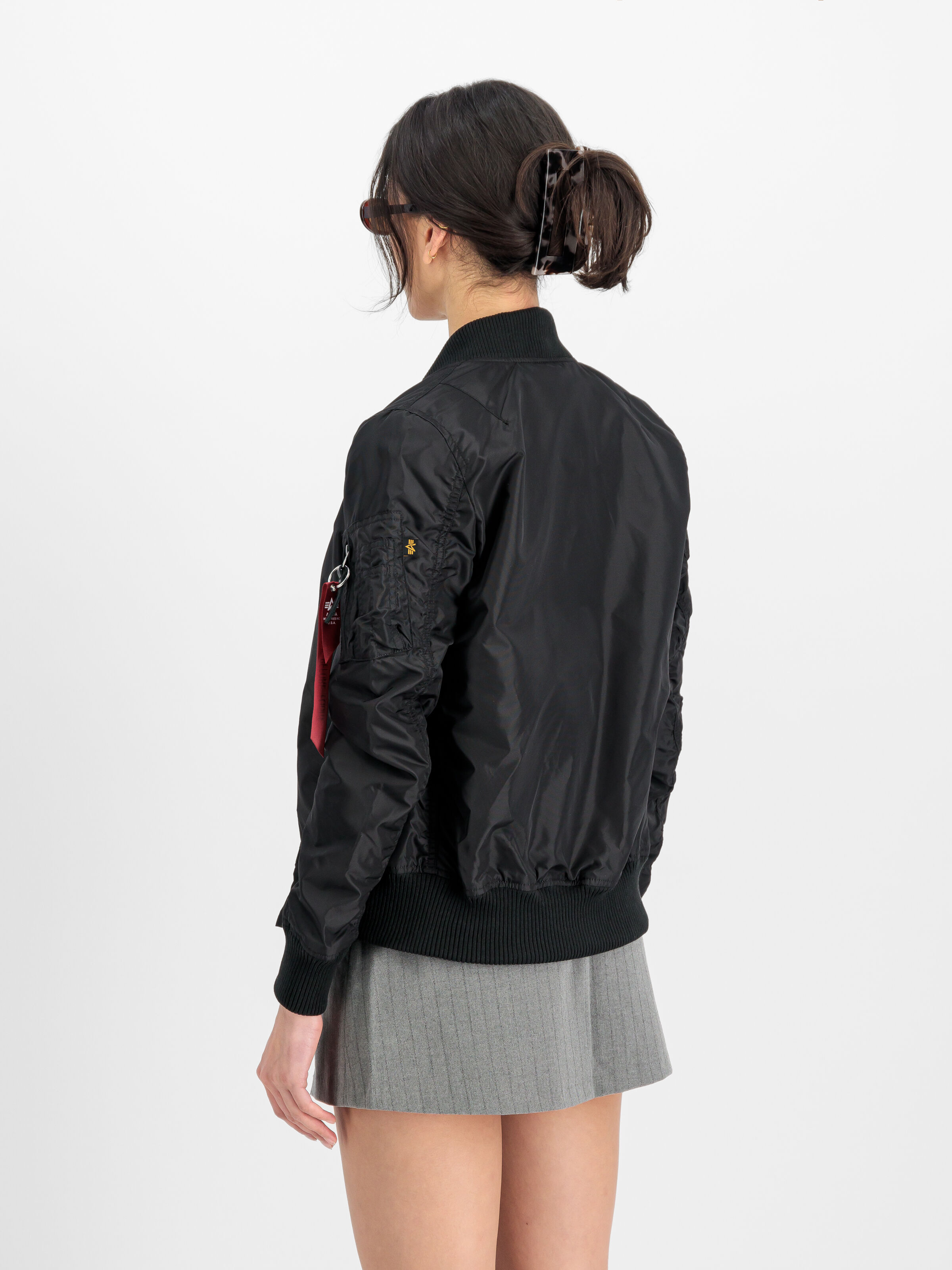 MA-1 TT Light Bomber Jacket Women black 141041_03_2_model_00003_154700