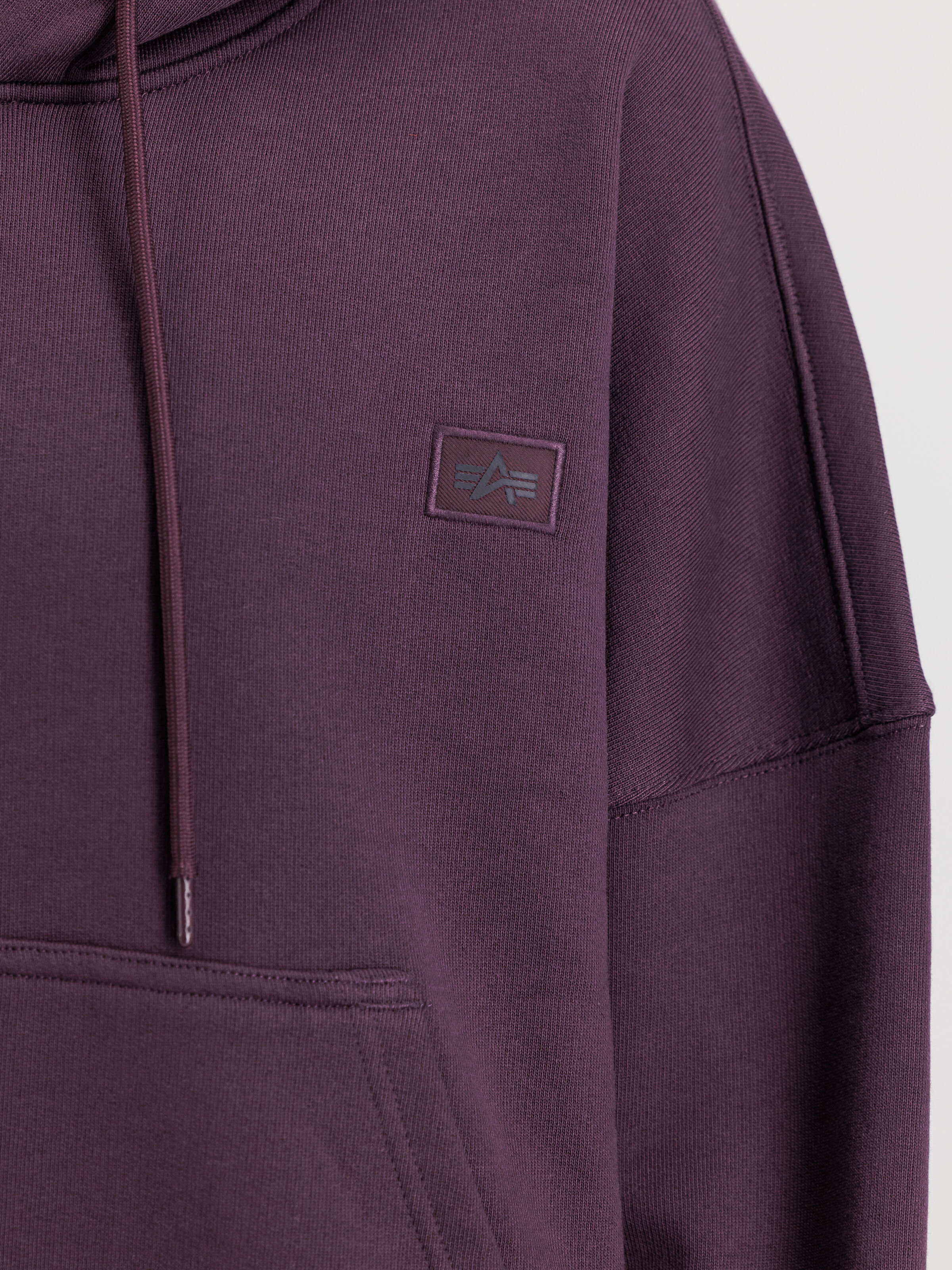 Alpha Essentials Rubber Logo Hoodie Women Plum 146041_719_3_detail_00001_103894