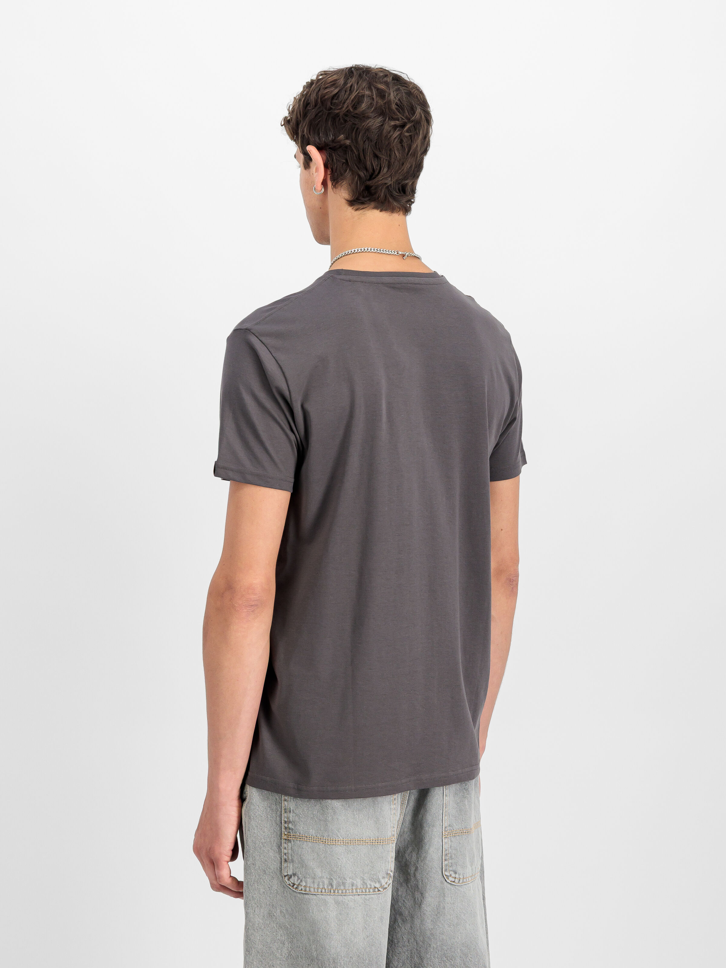 Basic Mid Logo T-Shirt vintage grey 118533_684_2_model_00003_190558