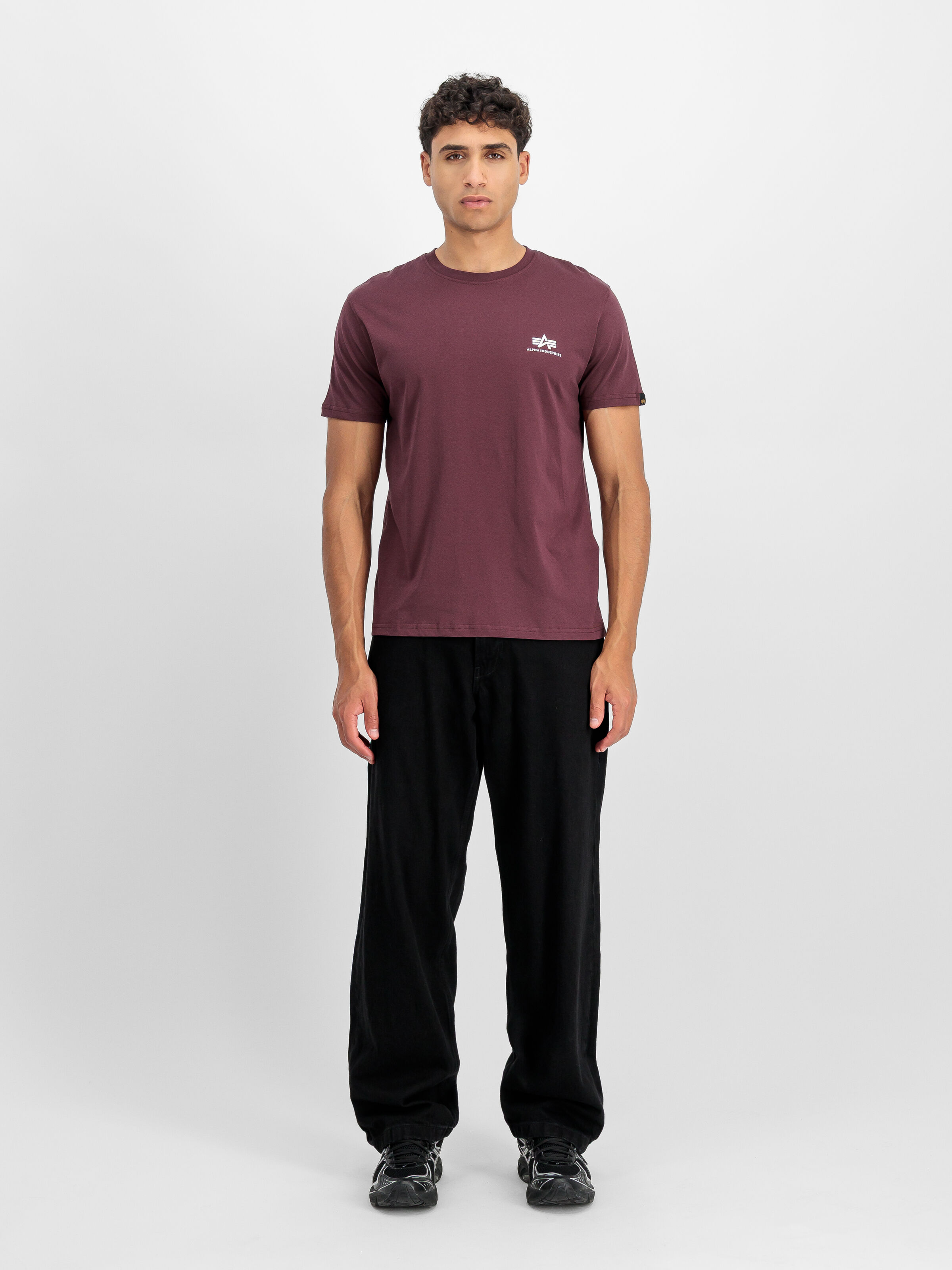 Basic Small Logo T-Shirt deep maroon 188505_21_2_model_00001_199614