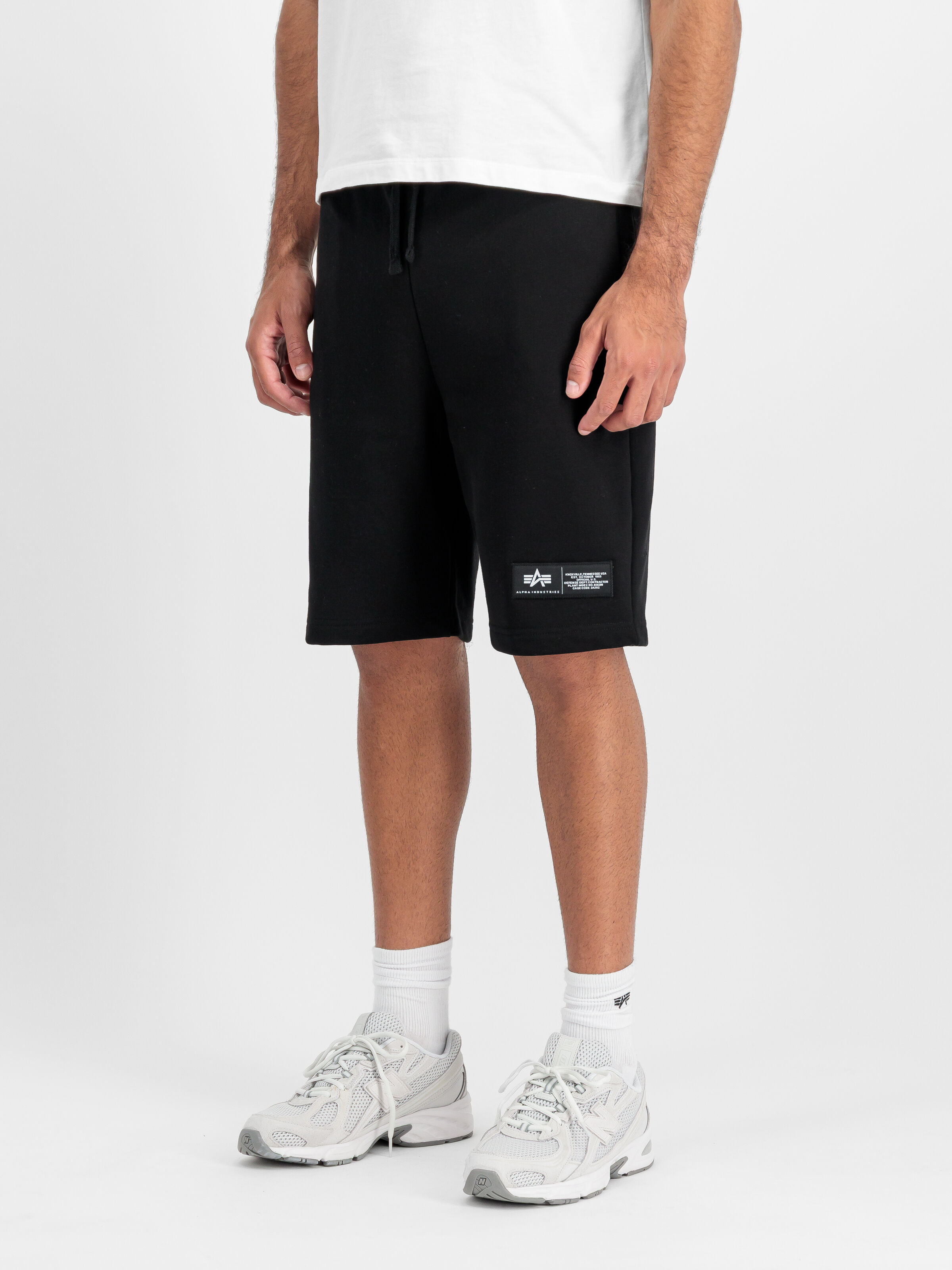 Label Jogger Short black 266363_03_2_model_00002_210717.jpg