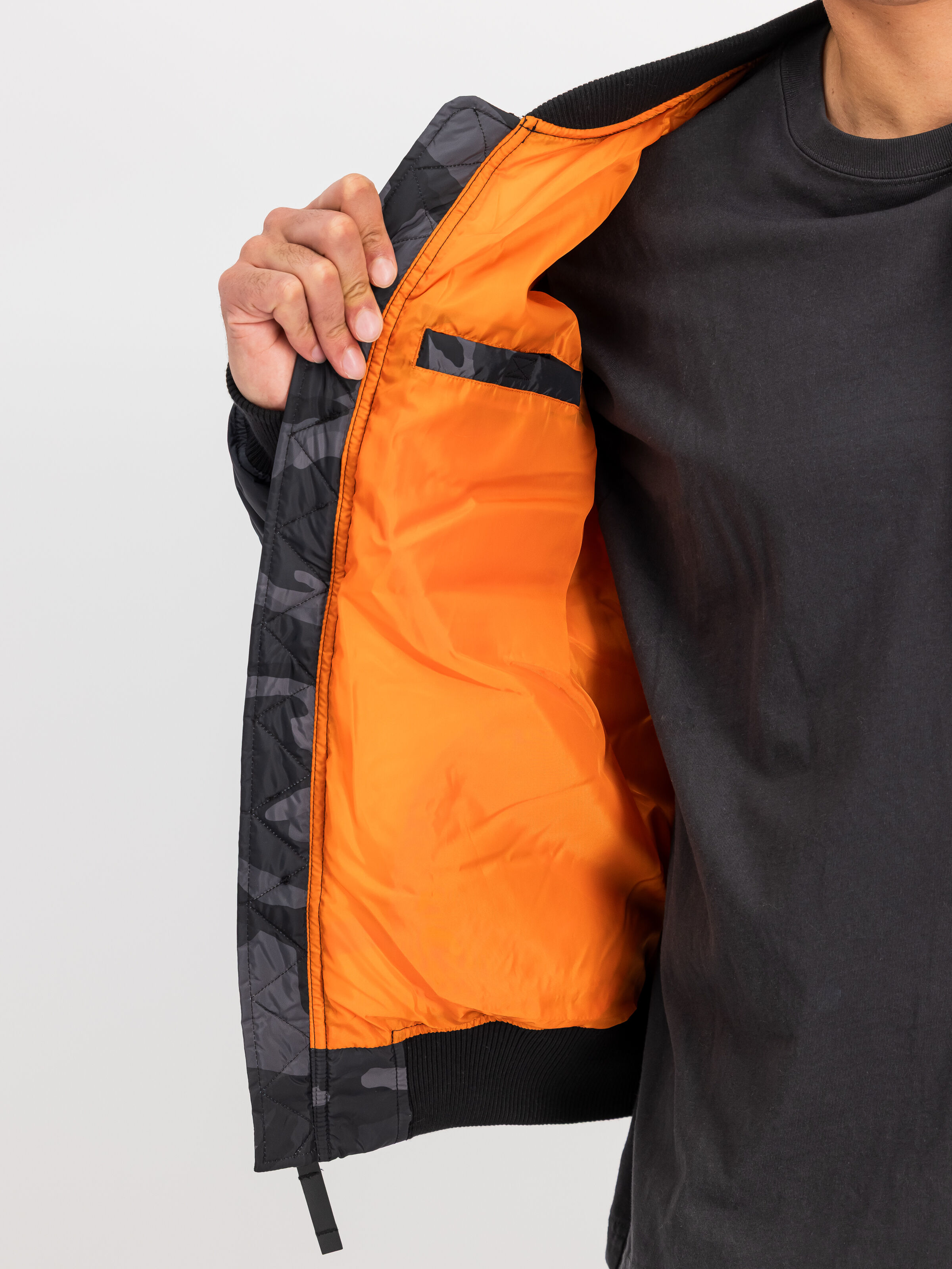 MA-1 Puffer Bomber Camo Bomber Jacket black camo 138116C_125_3_detail_00001_183663