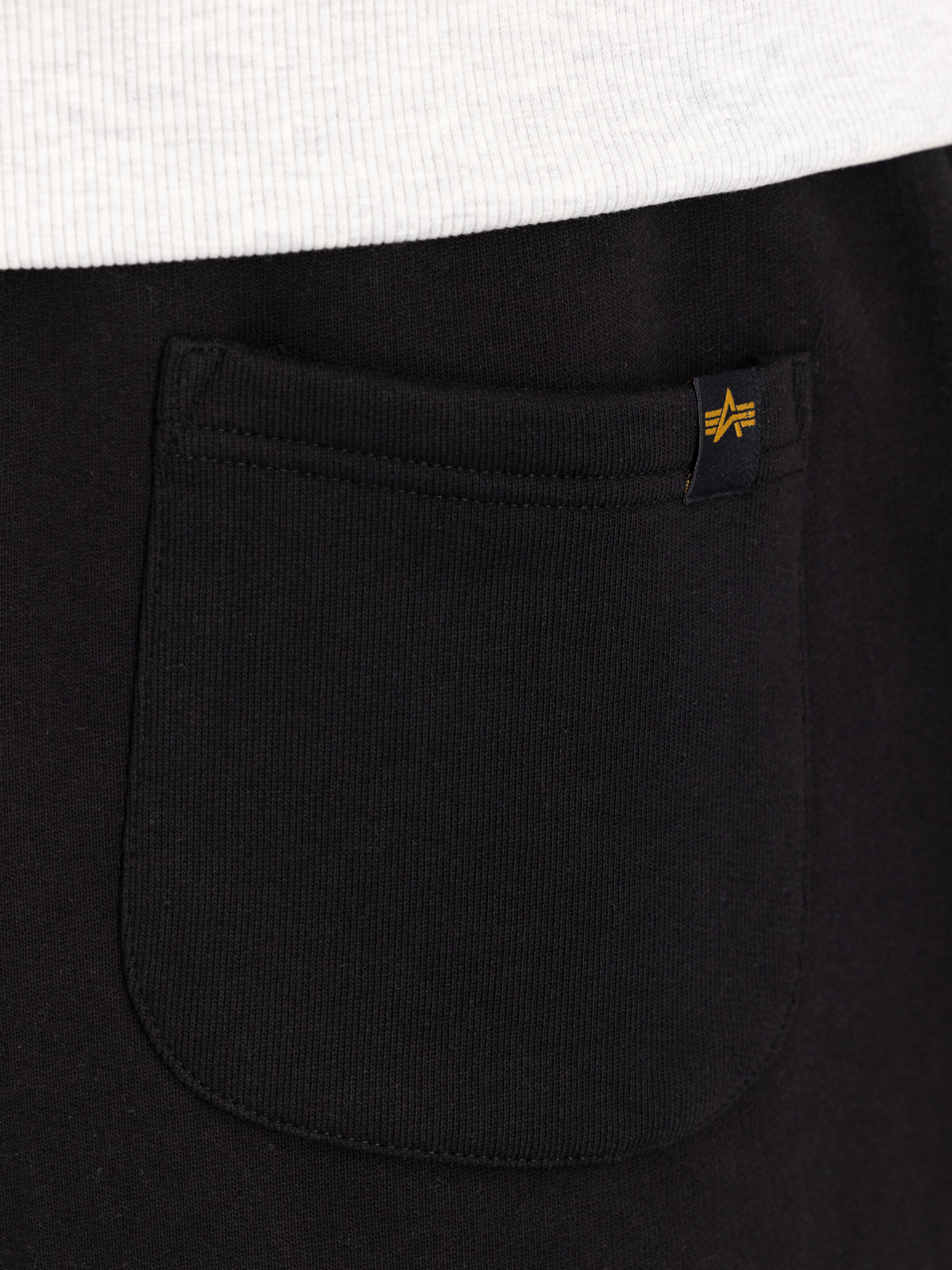 Alpha Studio Rubber Logo Short black 156381_03_3_detail_00002_152351